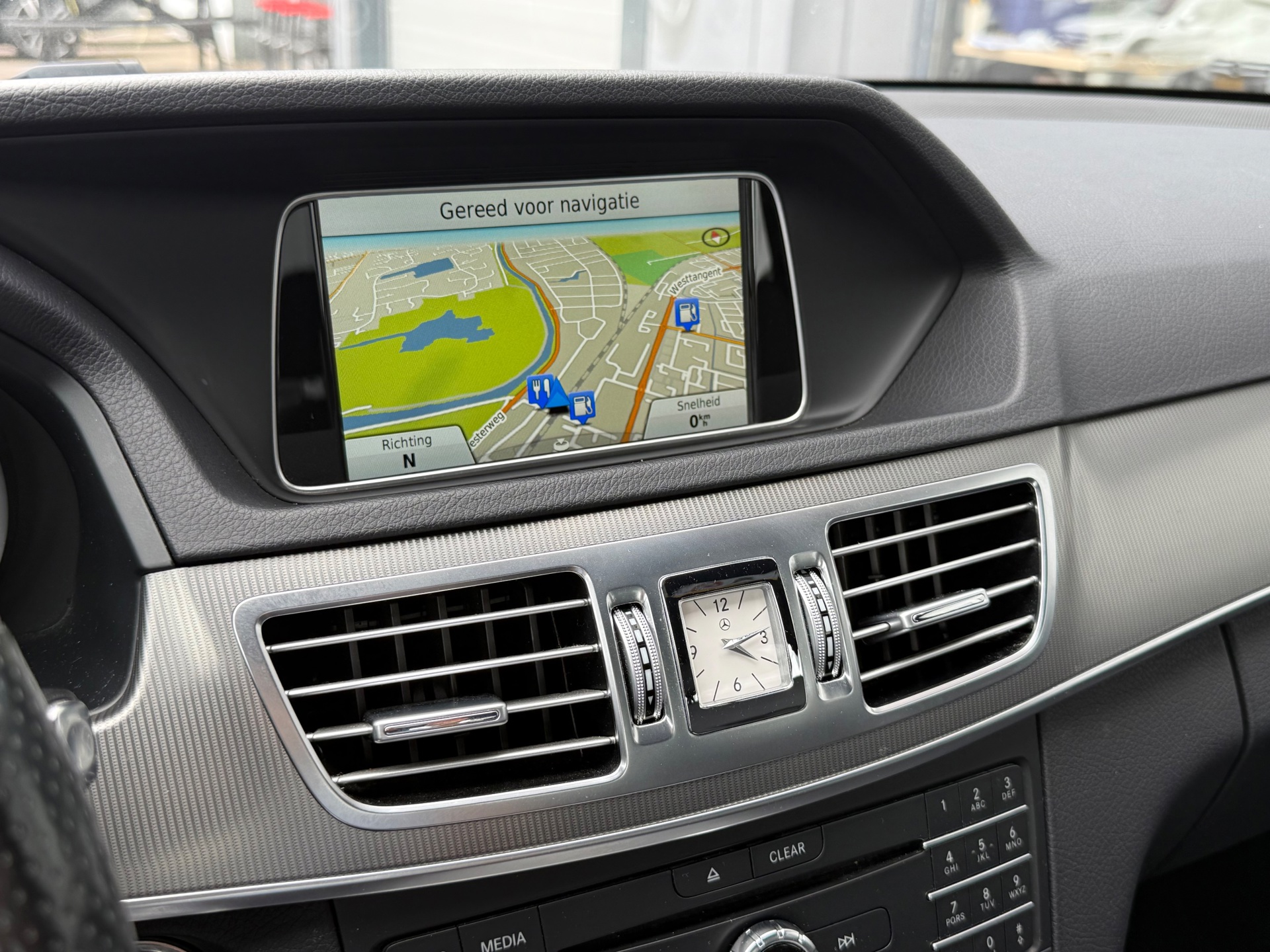 Foto van Mercedes-Benz E 200