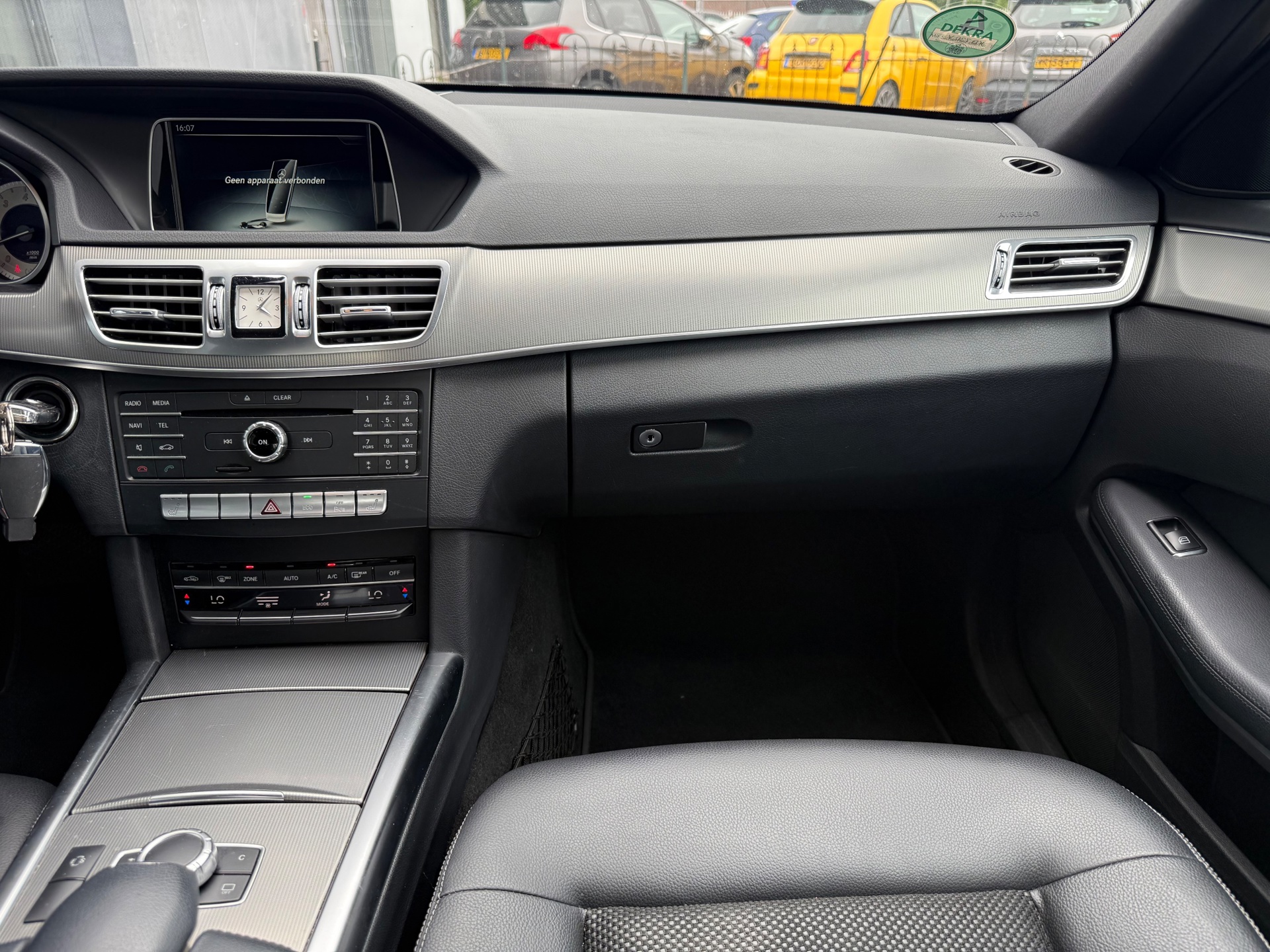 Foto van Mercedes-Benz E 200