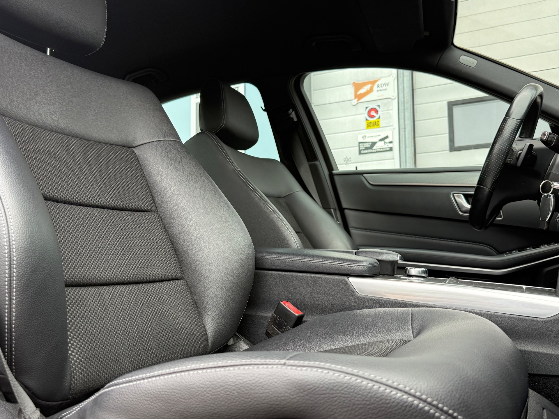 Foto van Mercedes-Benz E 200