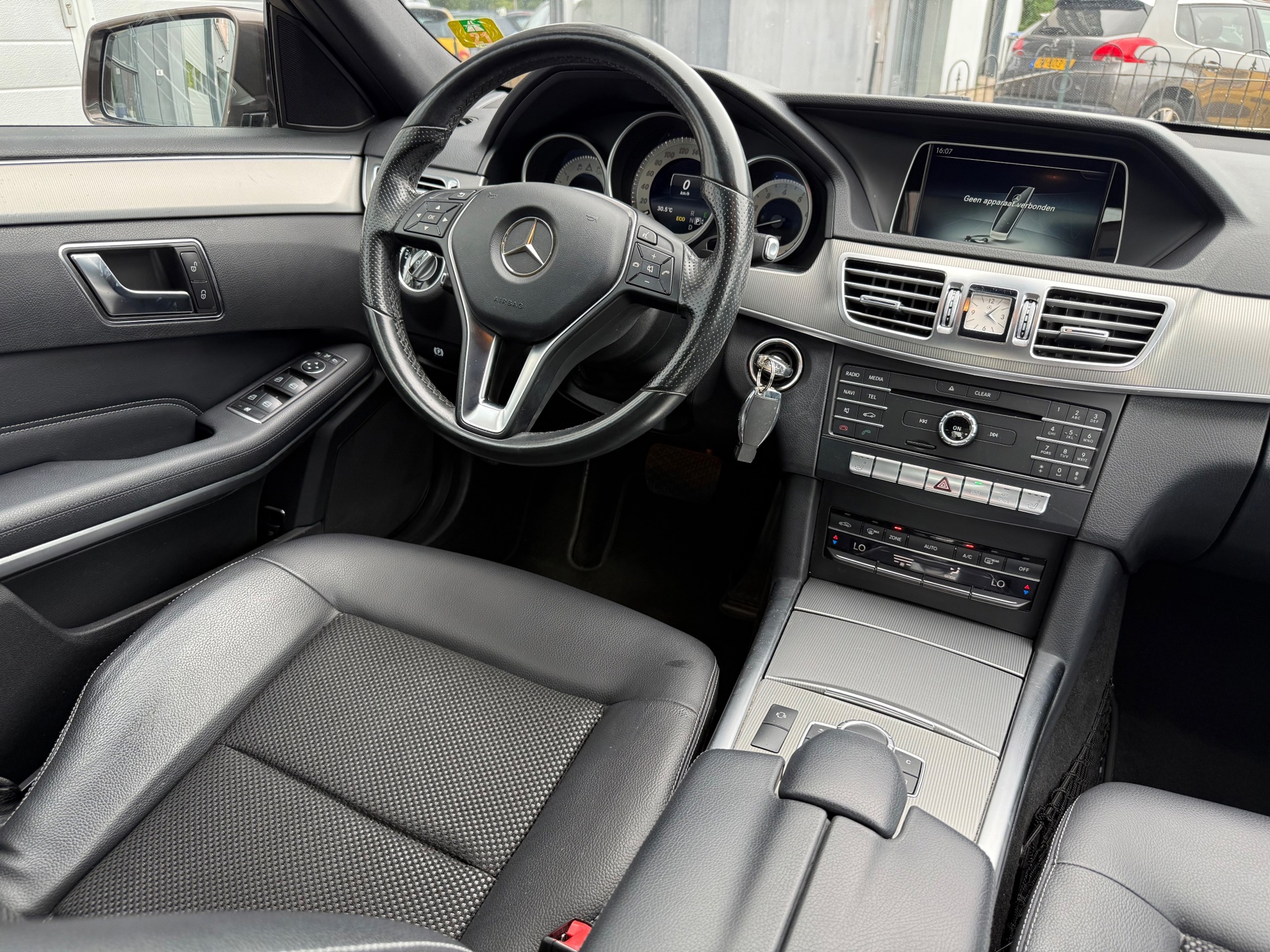 Foto van Mercedes-Benz E 200