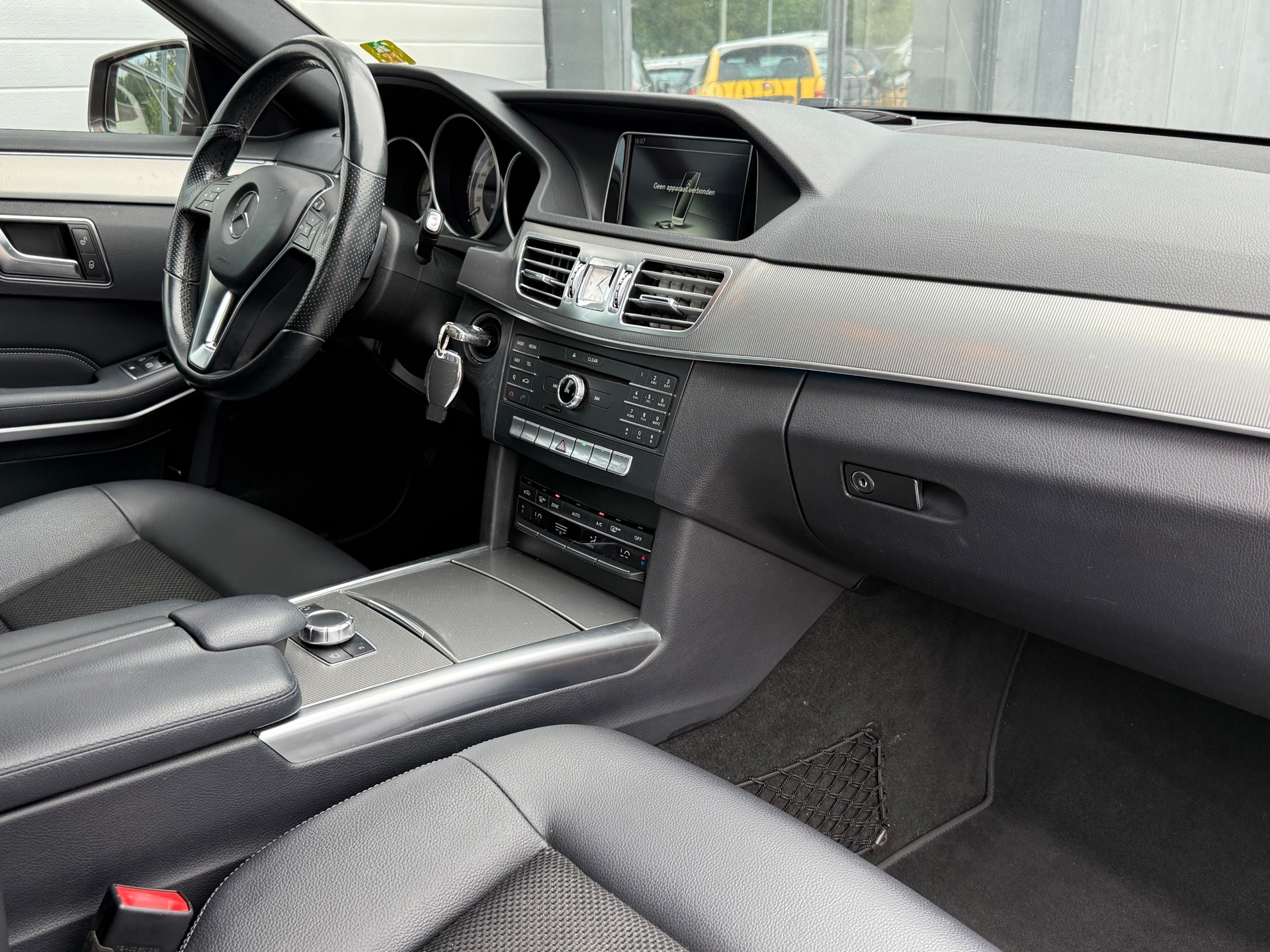 Foto van Mercedes-Benz E 200