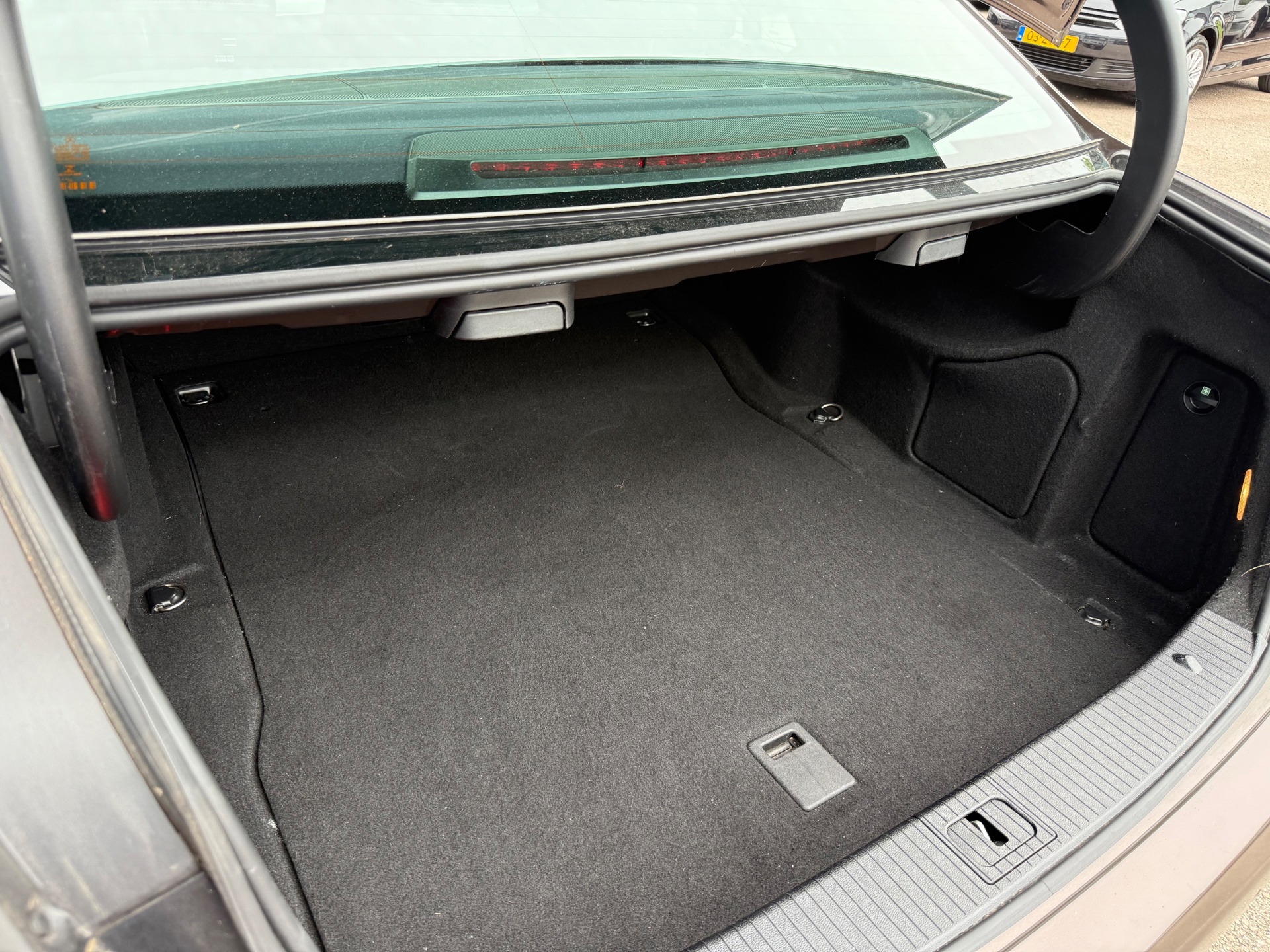 Foto van Mercedes-Benz E 200