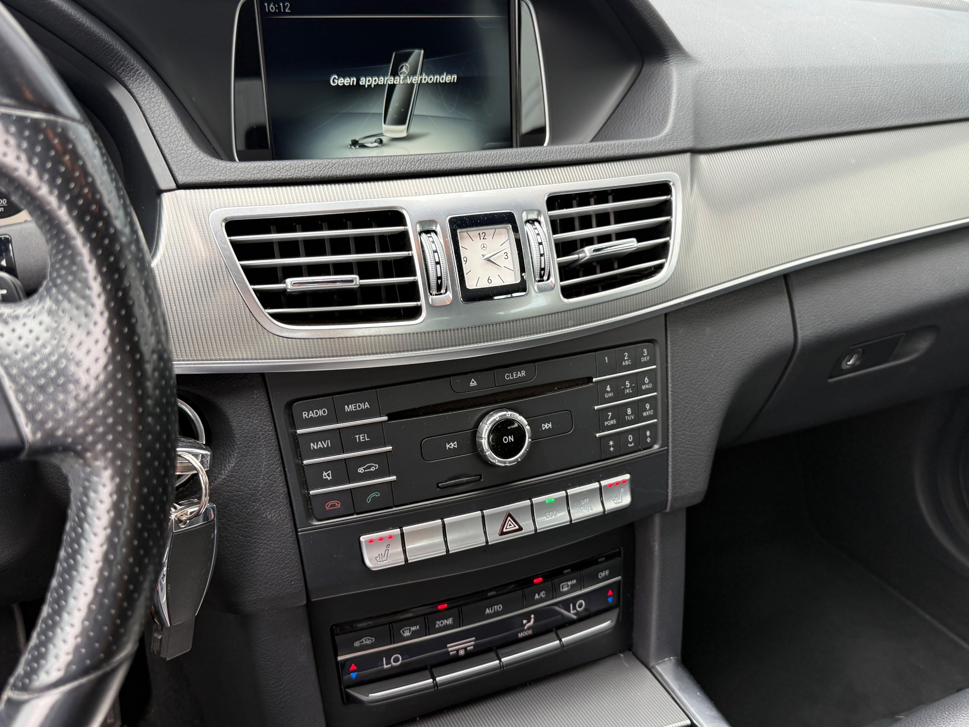Foto van Mercedes-Benz E 200
