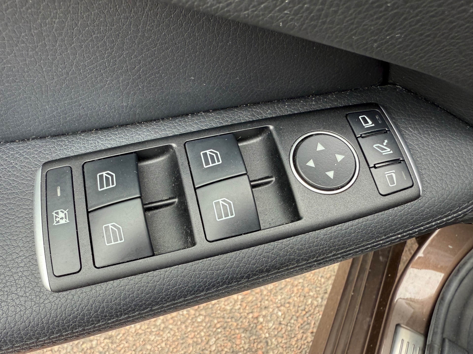 Foto van Mercedes-Benz E 200