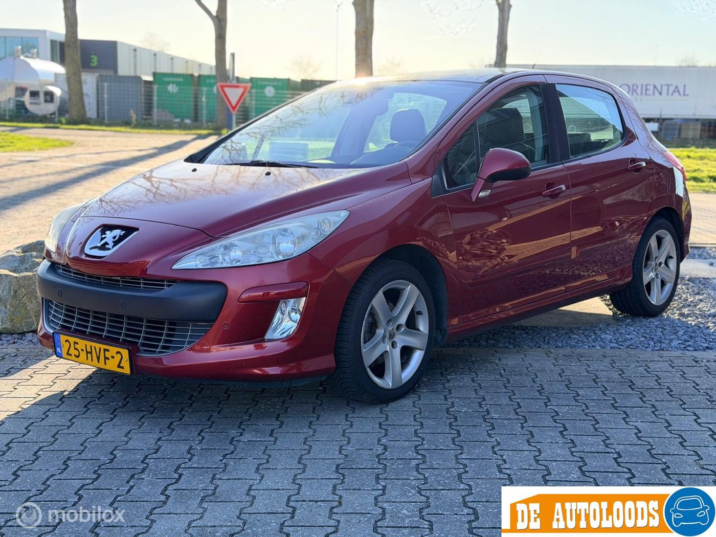 Peugeot 308 1.6 THP XT | Panodak | Lage KM Stand | Automaat 2009 - voorkant