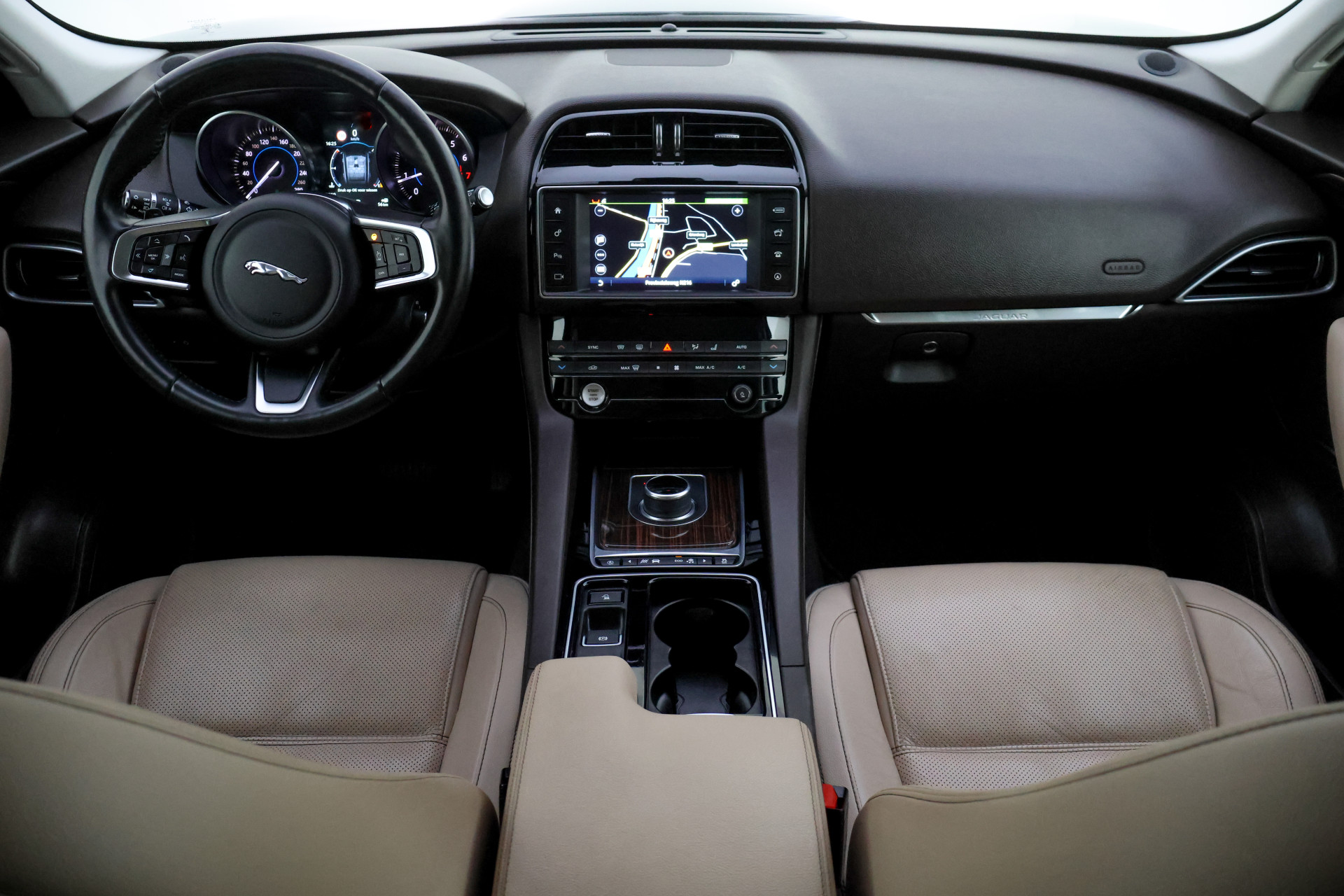 Foto van Jaguar Jaguar F-pace