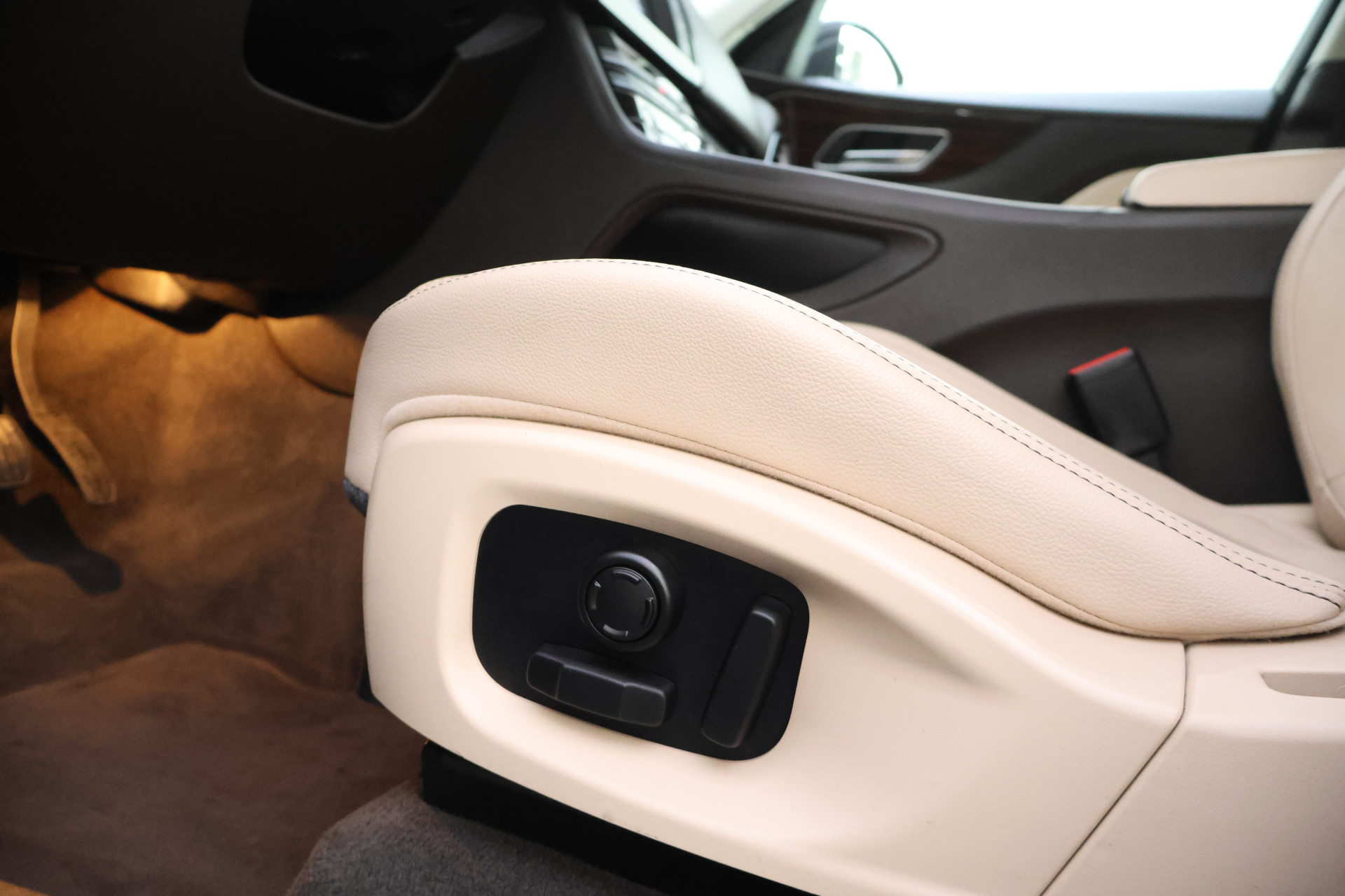 Foto van Jaguar Jaguar F-pace