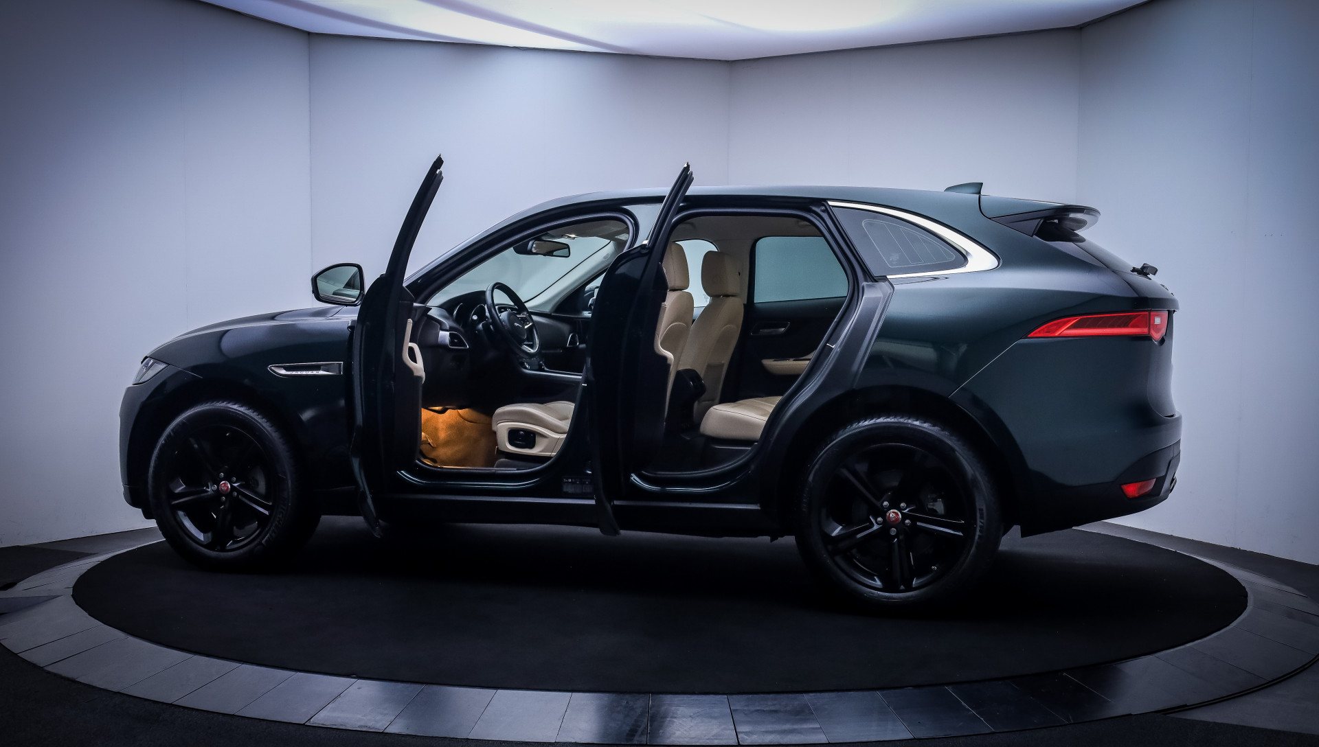 Foto van Jaguar Jaguar F-pace