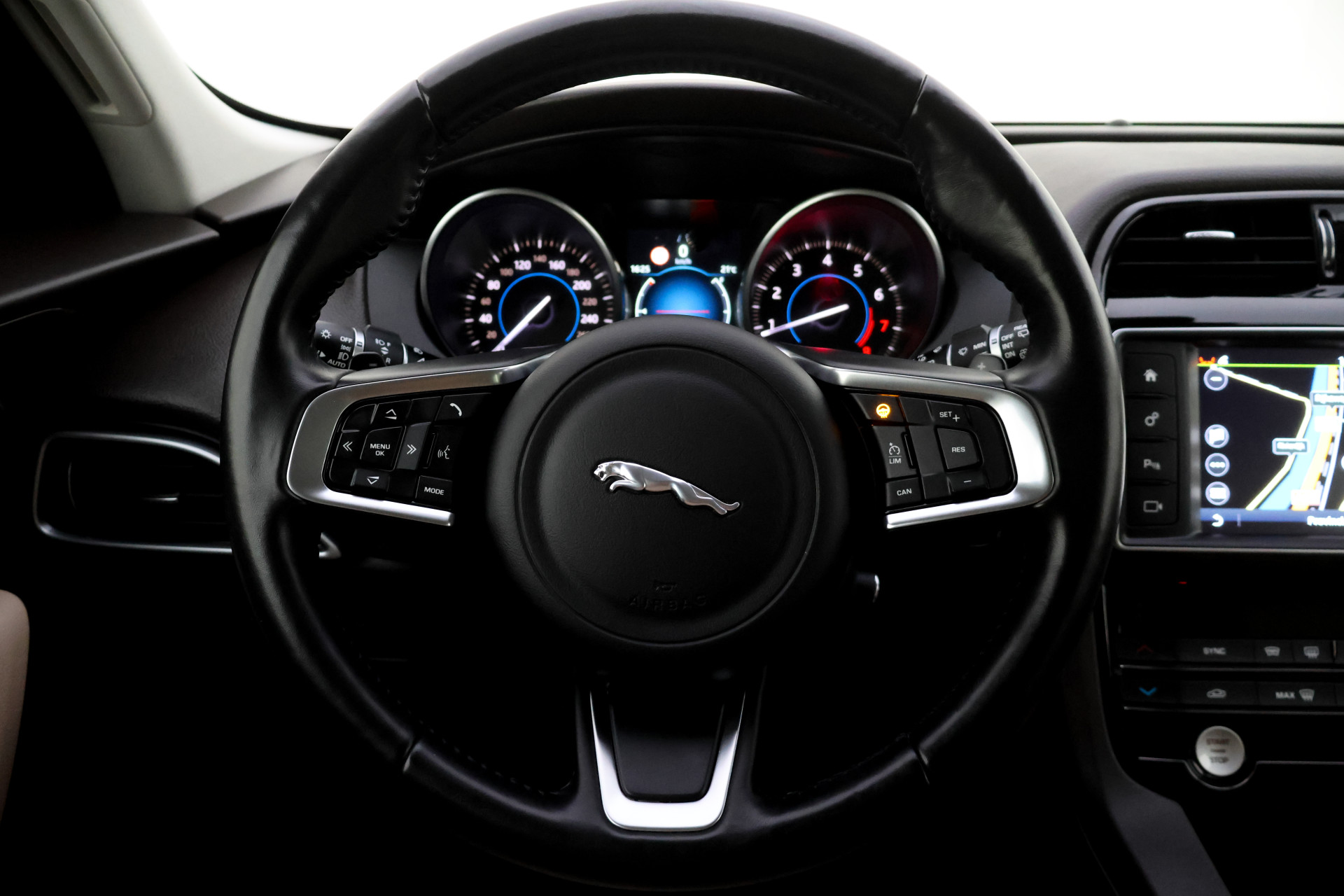 Foto van Jaguar Jaguar F-pace