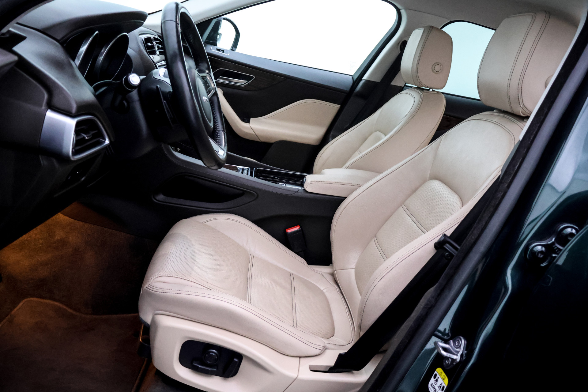 Foto van Jaguar Jaguar F-pace