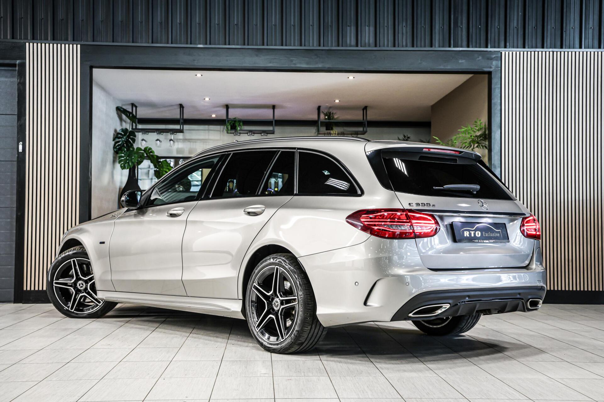 Foto van Mercedes-Benz C 300 E