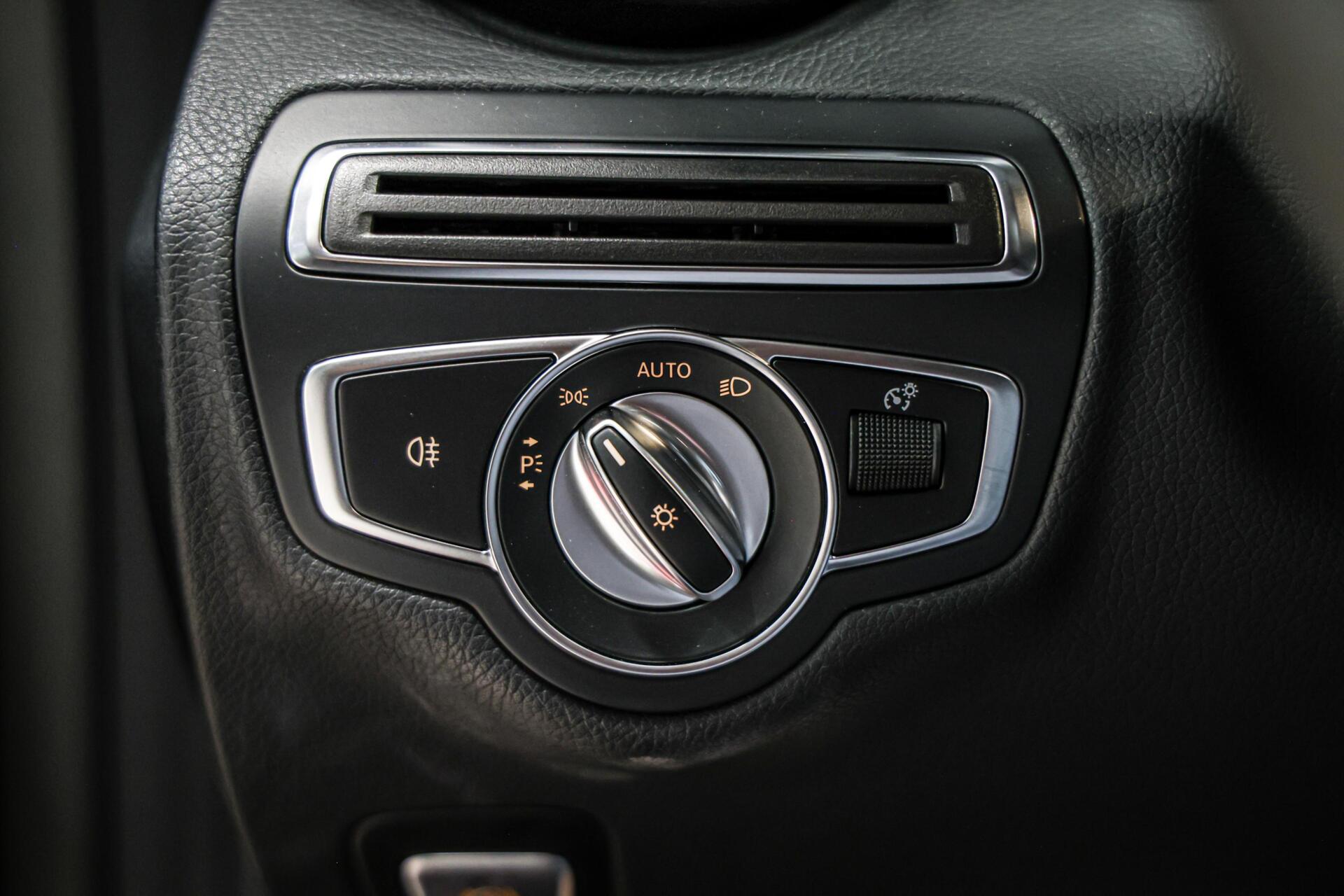 Foto van Mercedes-Benz C 300 E