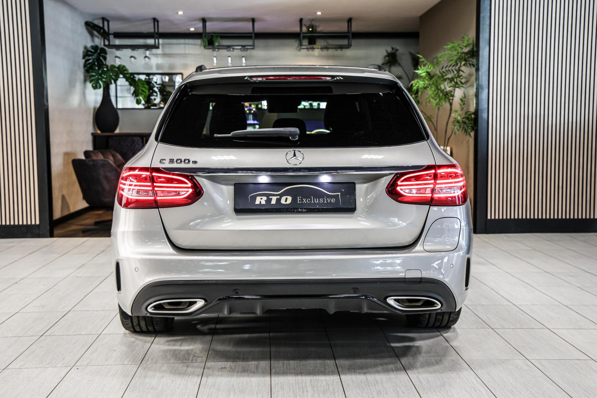 Foto van Mercedes-Benz C 300 E