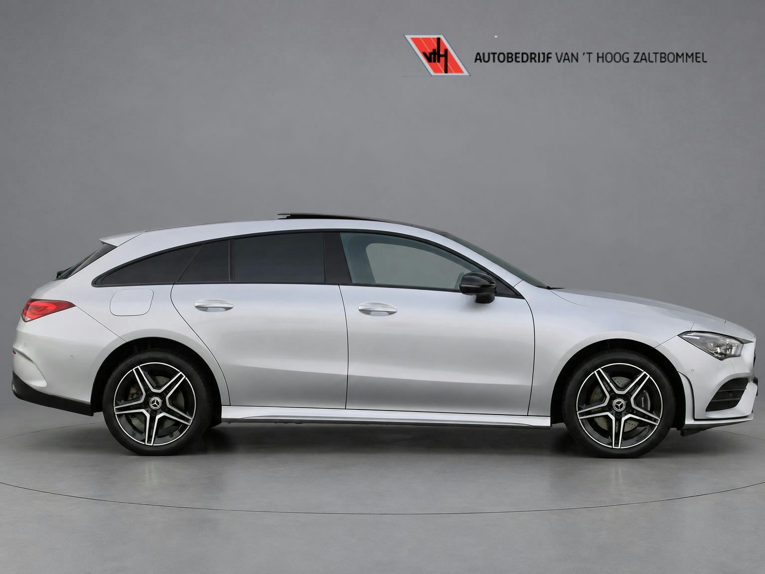 Mercedes-Benz Cla 250e AUT8 AMG Limited NIGHT PAKKET PANORAMADAK CARPLAY SFEER KEY-LESS GO 2022 - voorkant