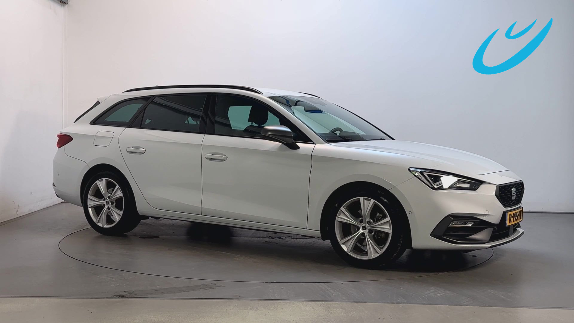 Seat Seat Leon SP 1.0 TSI FR Business Intense Camera Sfeerverlichting Navigatie DAB+ 2022 - voorkant