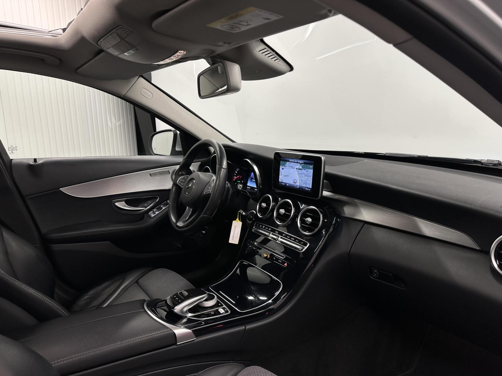 Foto van Mercedes-Benz C 200