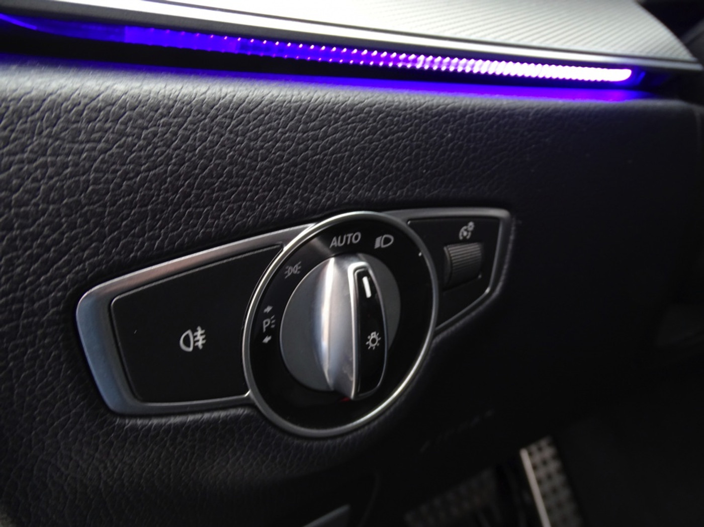 Foto van Mercedes-Benz E 220 D