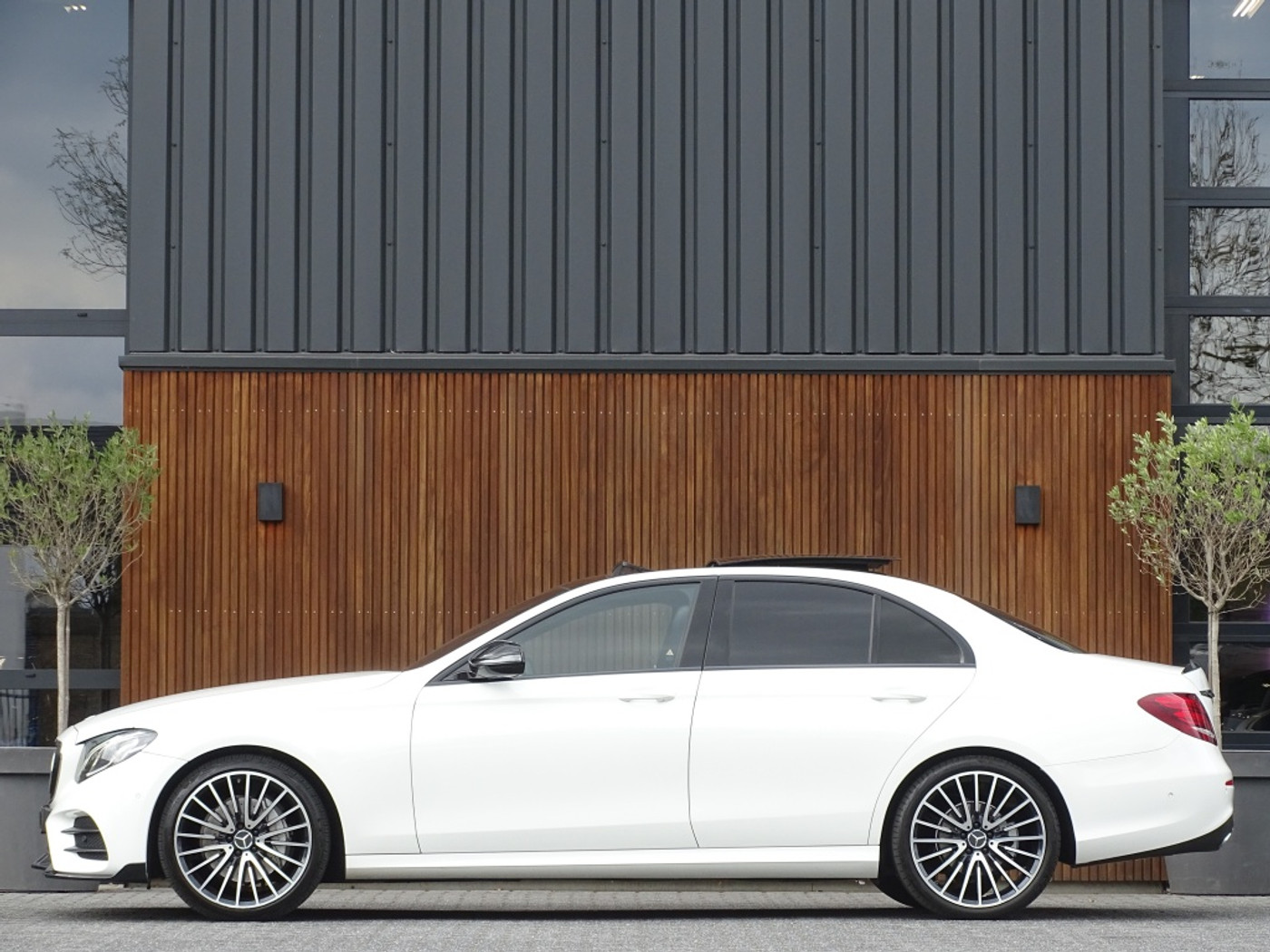Foto van Mercedes-Benz E 220 D