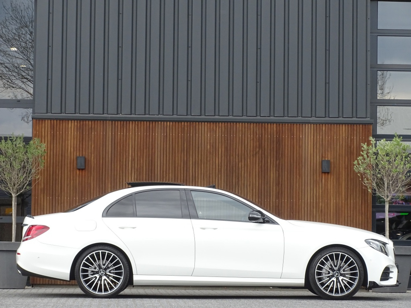 Foto van Mercedes-Benz E 220 D