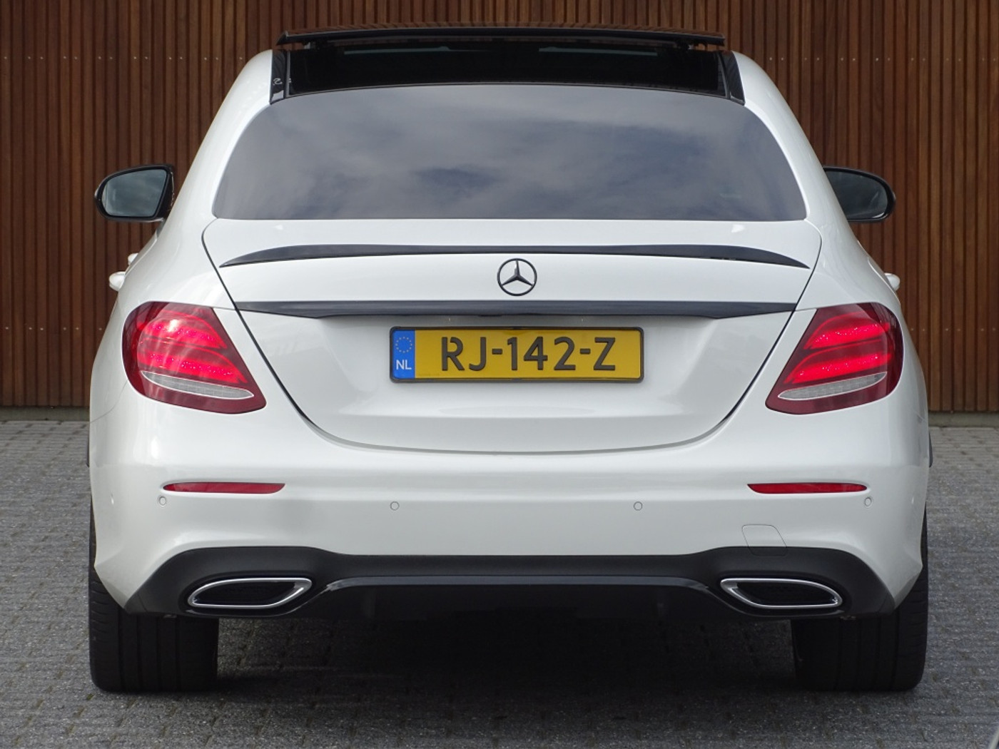 Foto van Mercedes-Benz E 220 D