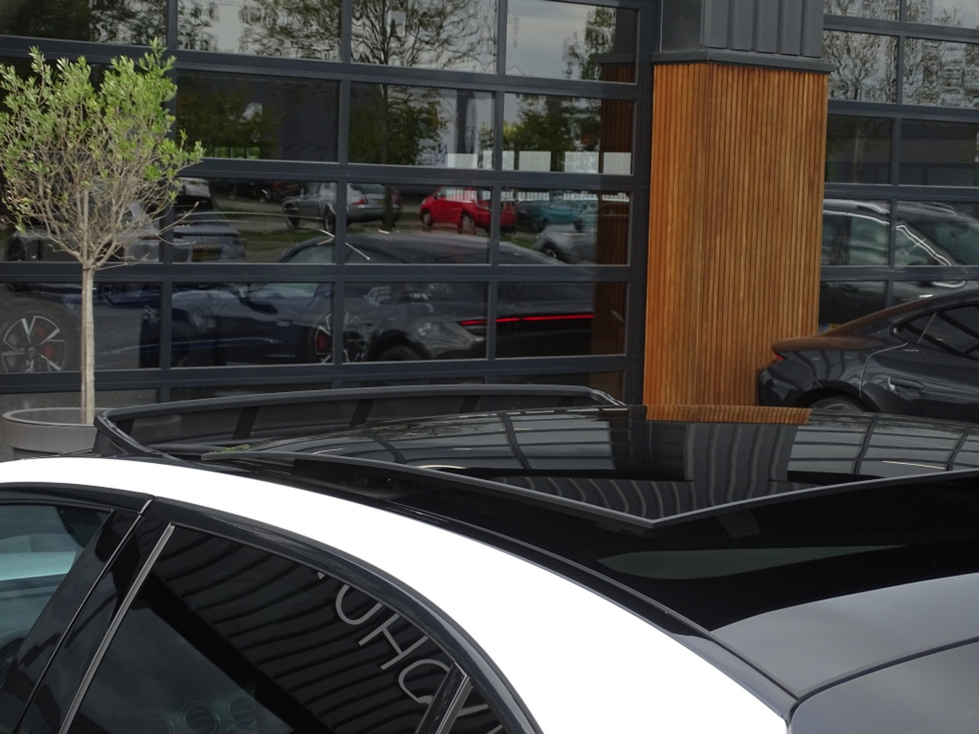 Foto van Mercedes-Benz E 220 D