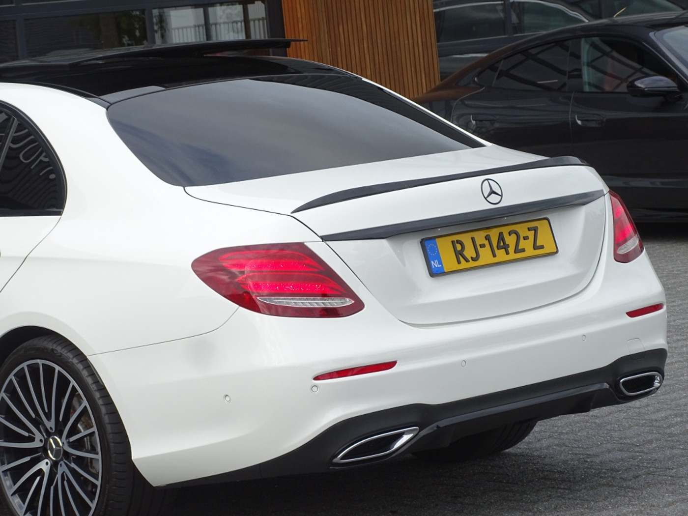 Foto van Mercedes-Benz E 220 D