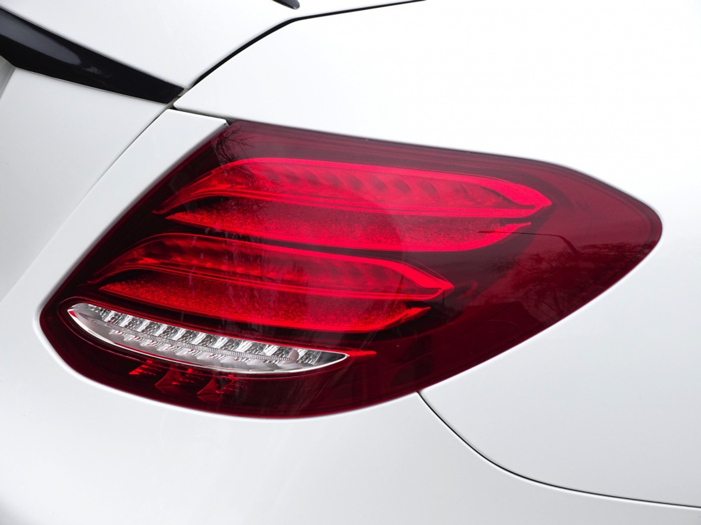 Foto van Mercedes-Benz E 220 D
