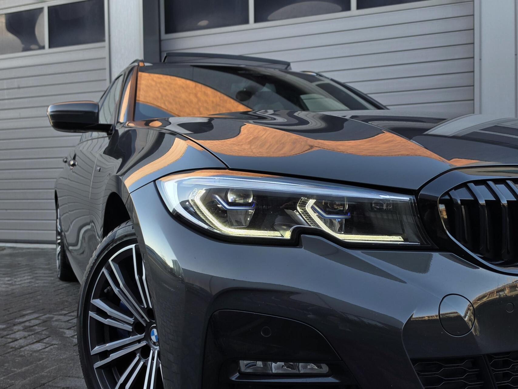 Foto van BMW 330e xDrive