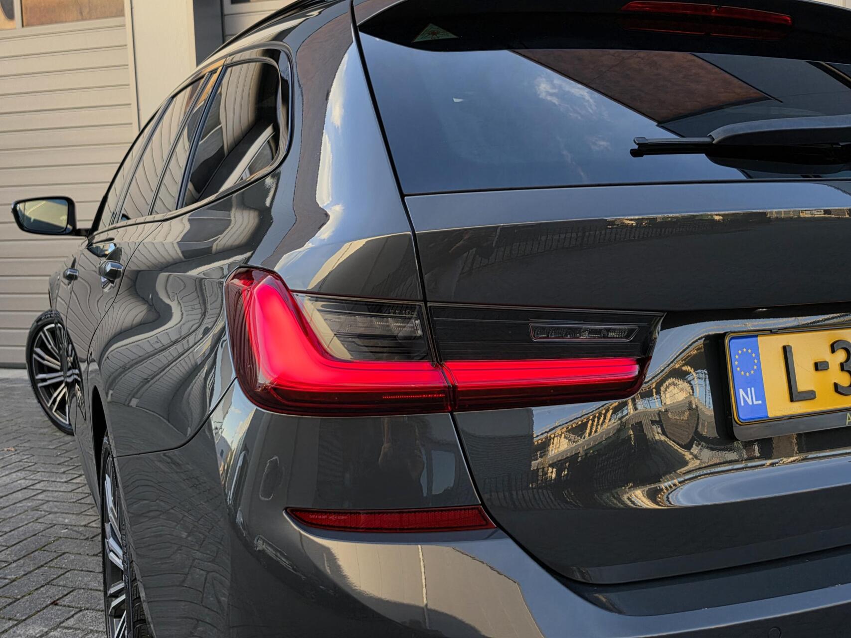 Foto van BMW 330e xDrive