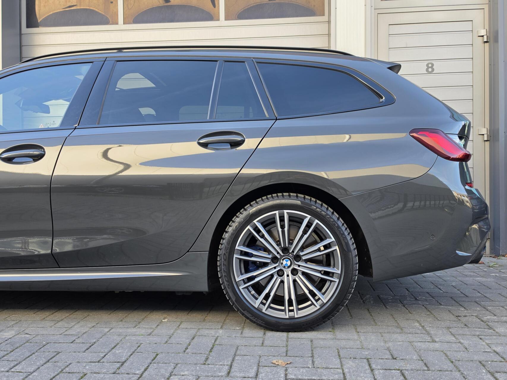 Foto van BMW 330e xDrive
