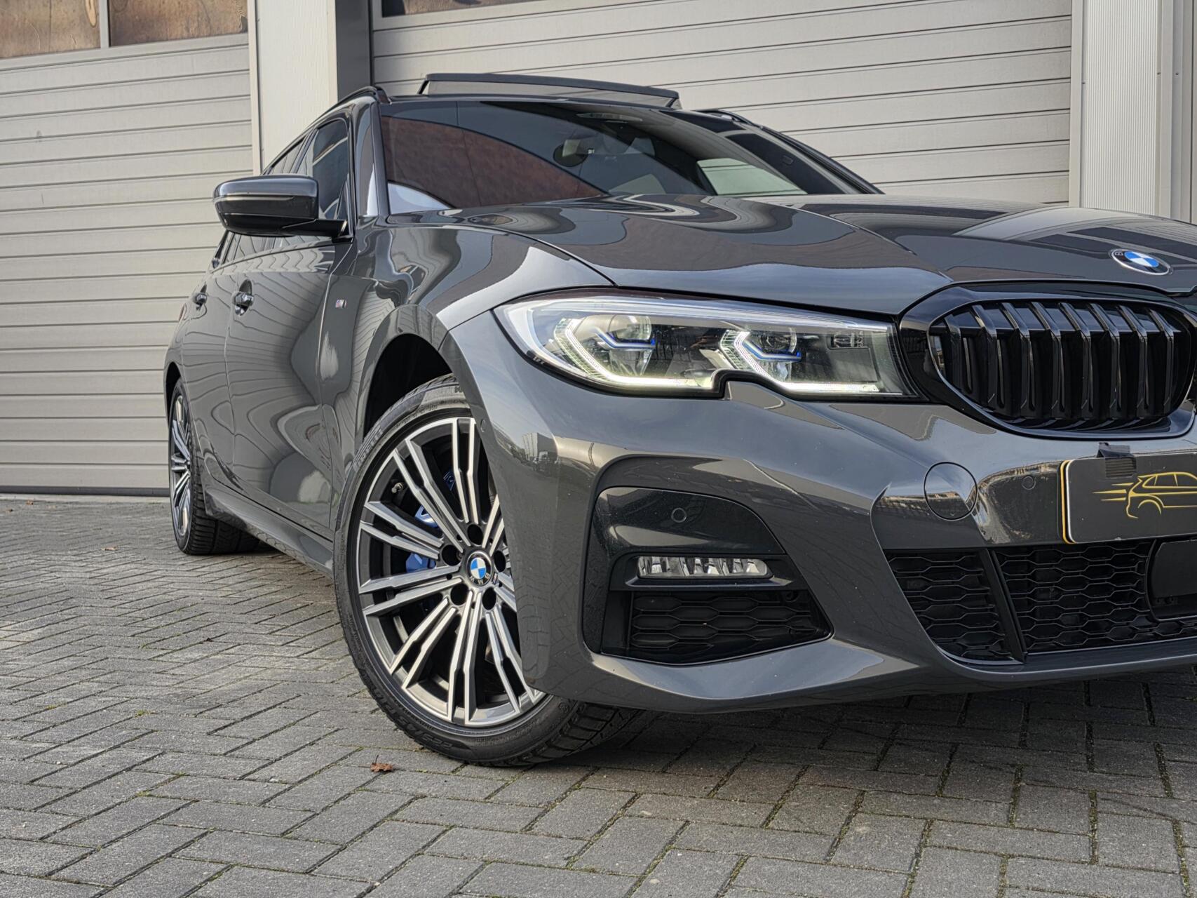 Foto van BMW 330e xDrive