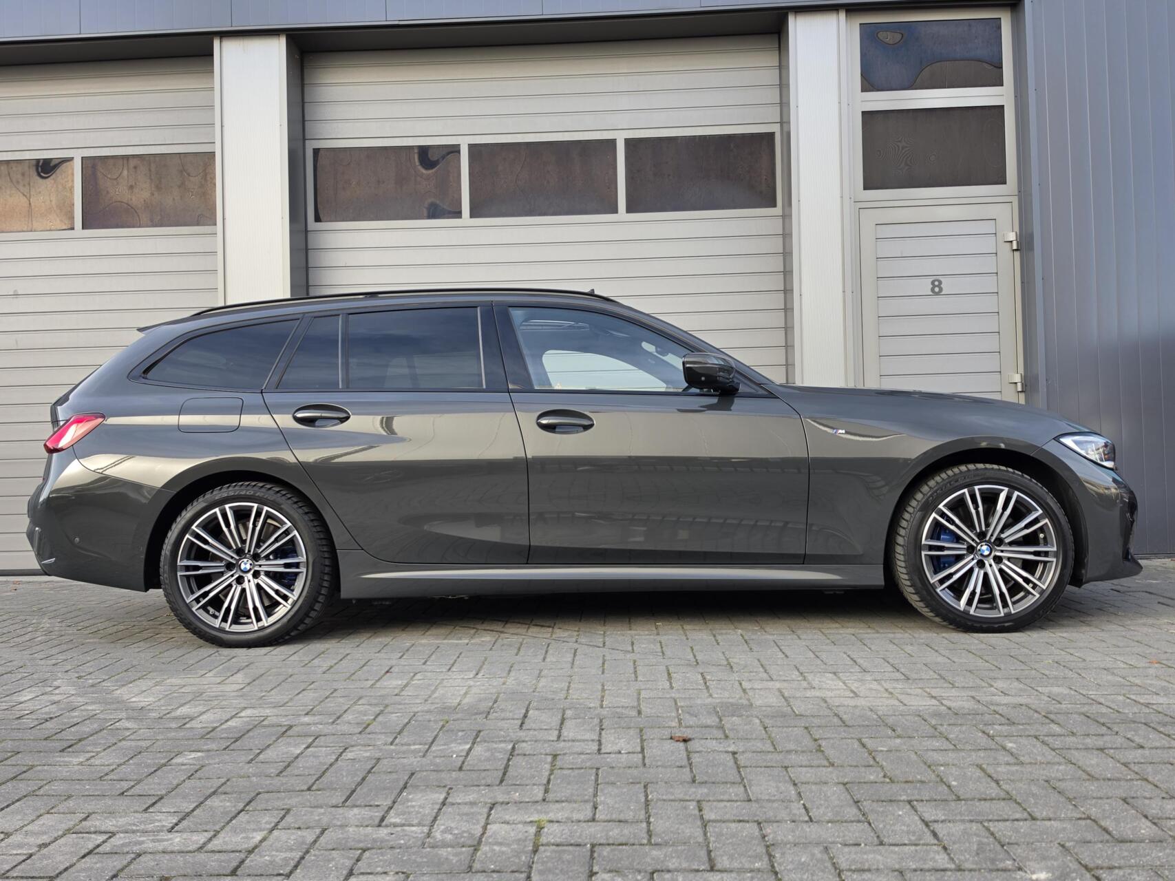 Foto van BMW 330e xDrive