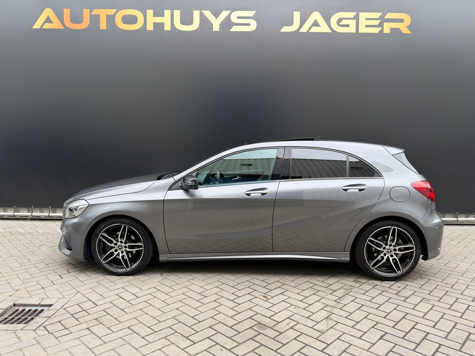Foto van Mercedes-Benz A 180