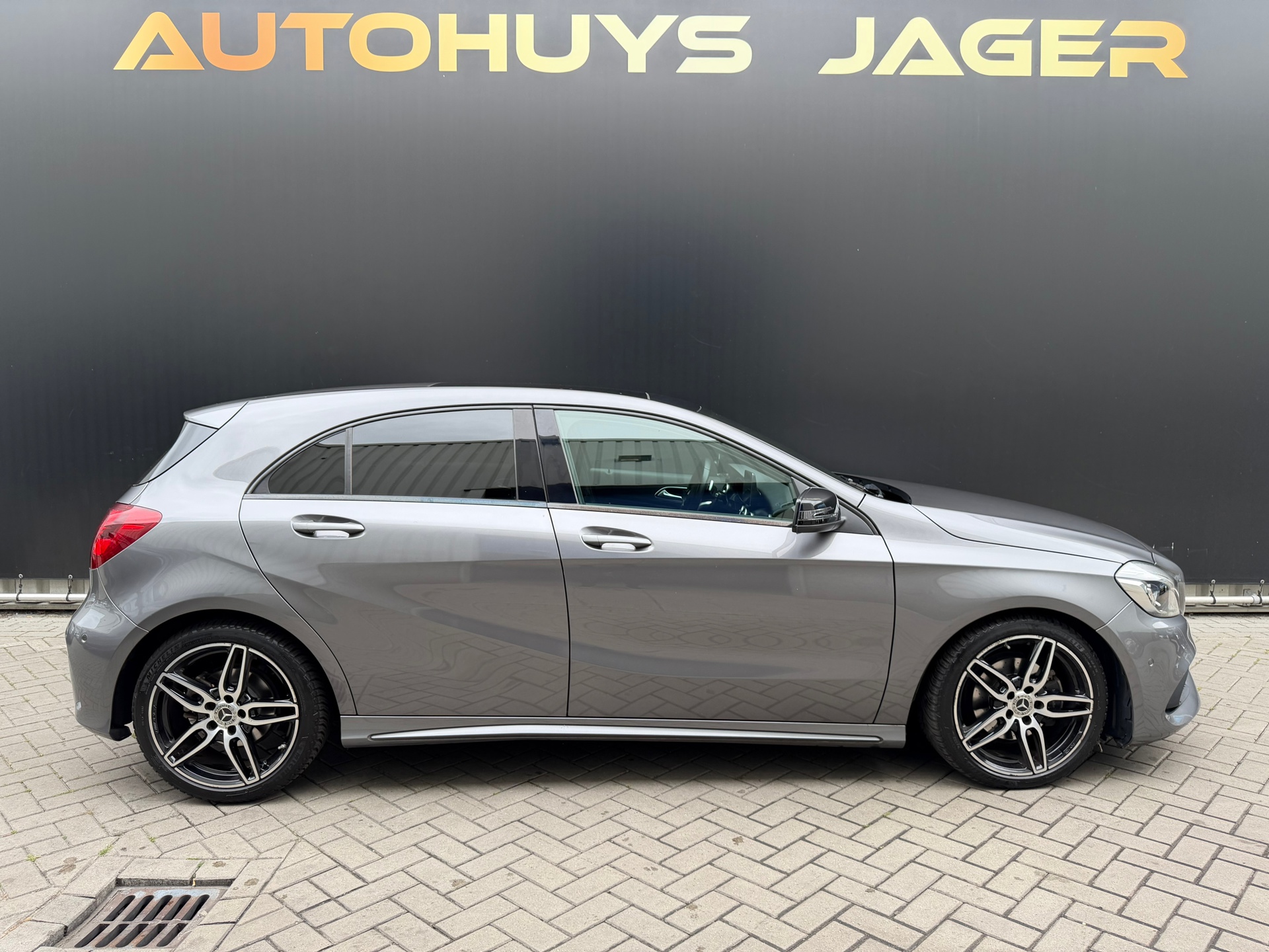Foto van Mercedes-Benz A 180