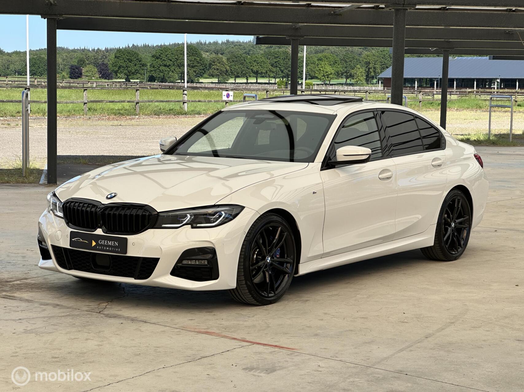Foto van BMW 330i