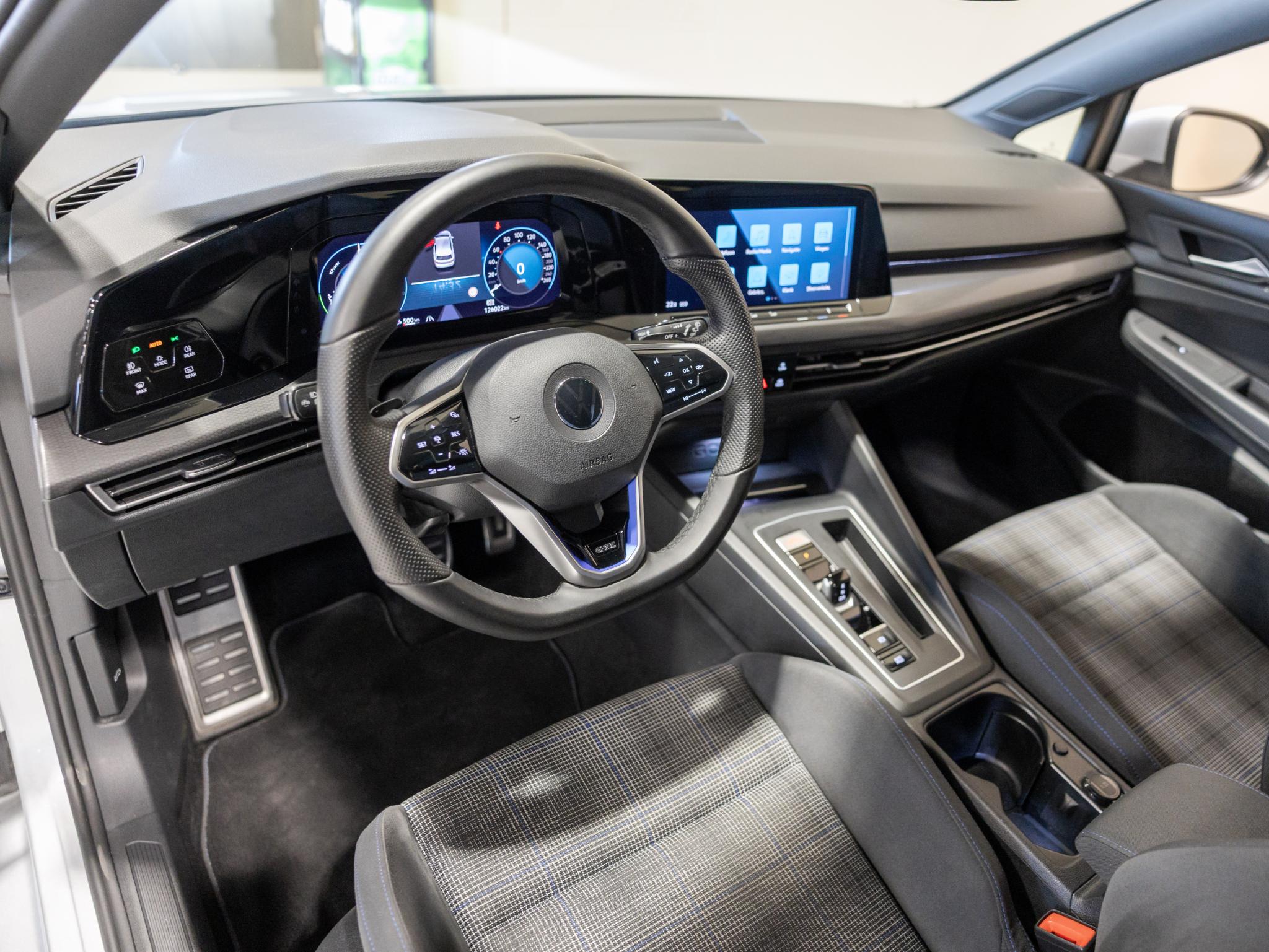 Foto van Volkswagen Golf GTE