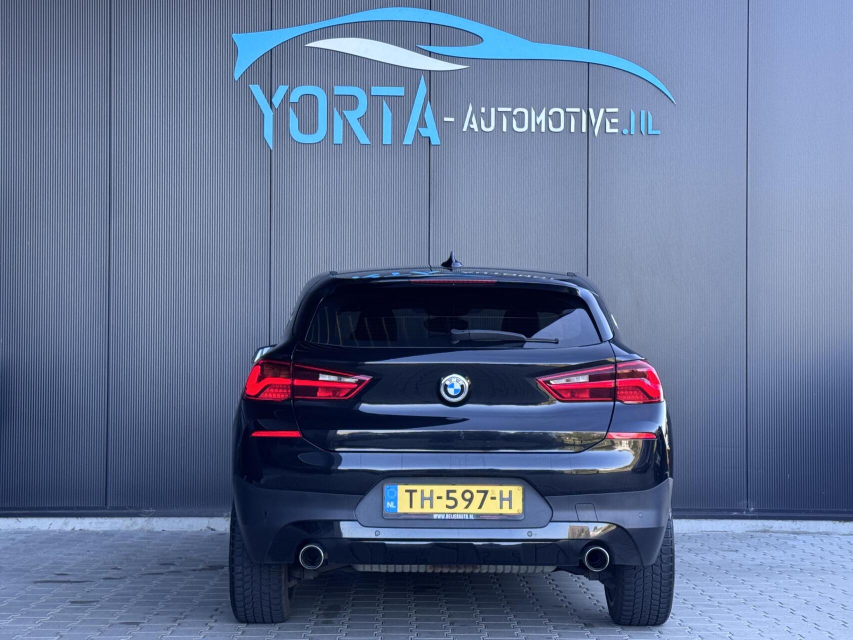 Foto van BMW X2 Sdrive20i