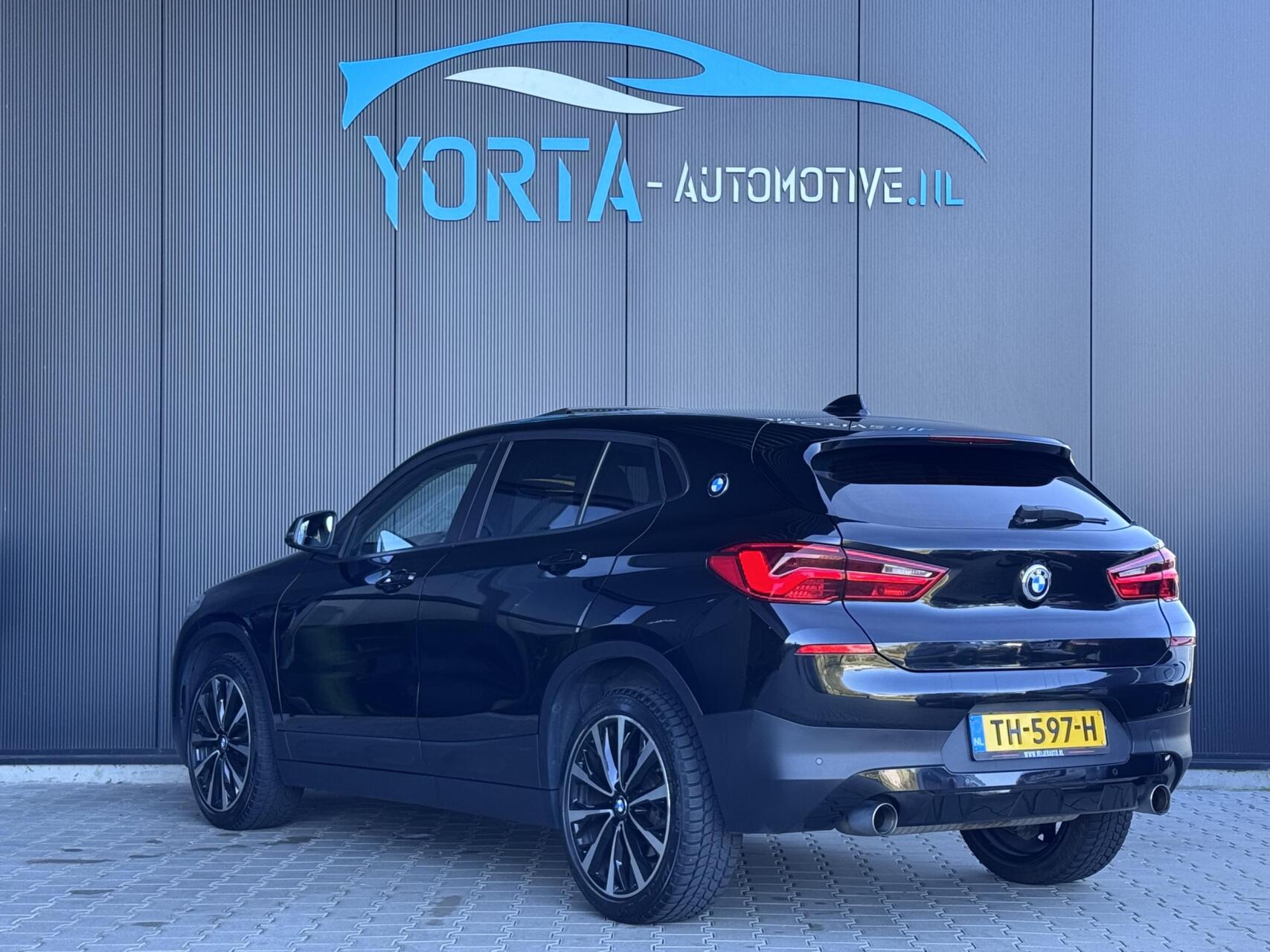 Foto van BMW X2 Sdrive20i