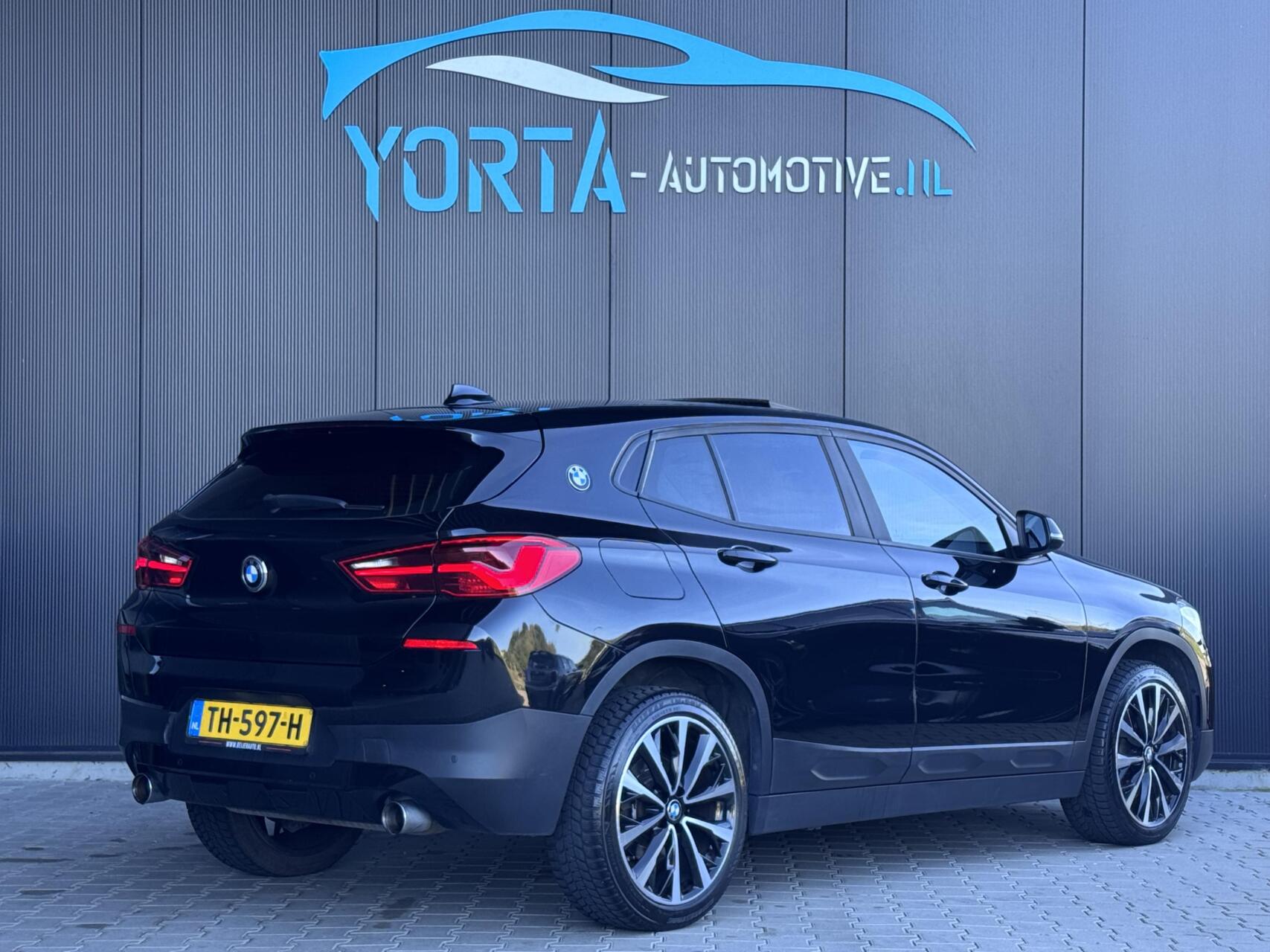 Foto van BMW X2 Sdrive20i