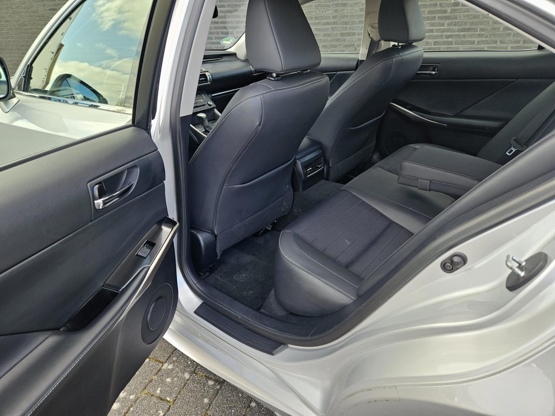Foto van Lexus Lexus Is300h