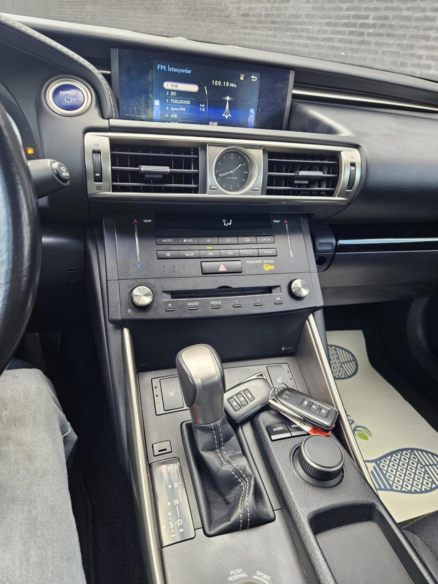 Foto van Lexus Lexus Is300h