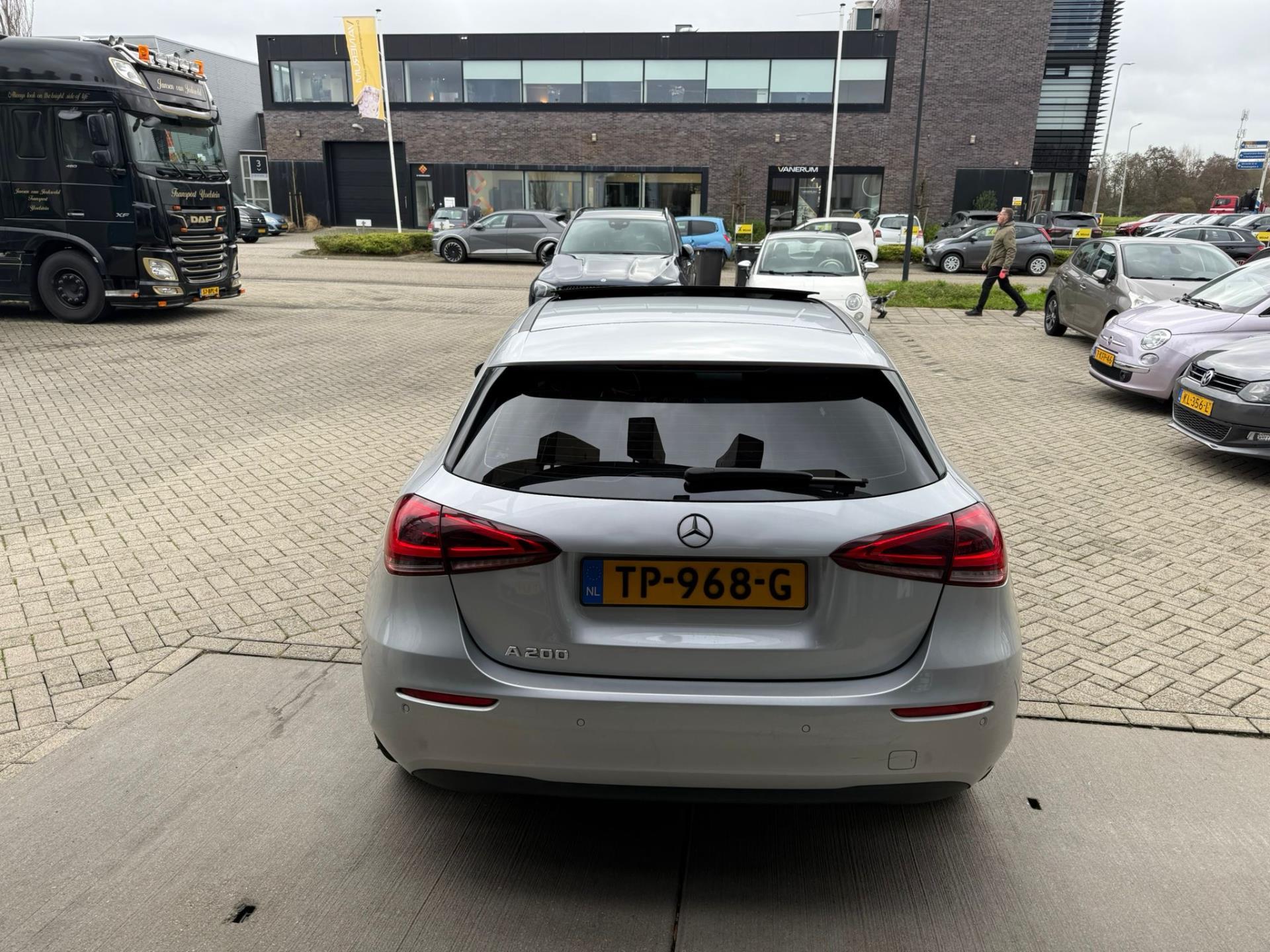 Foto van Mercedes-Benz A 200