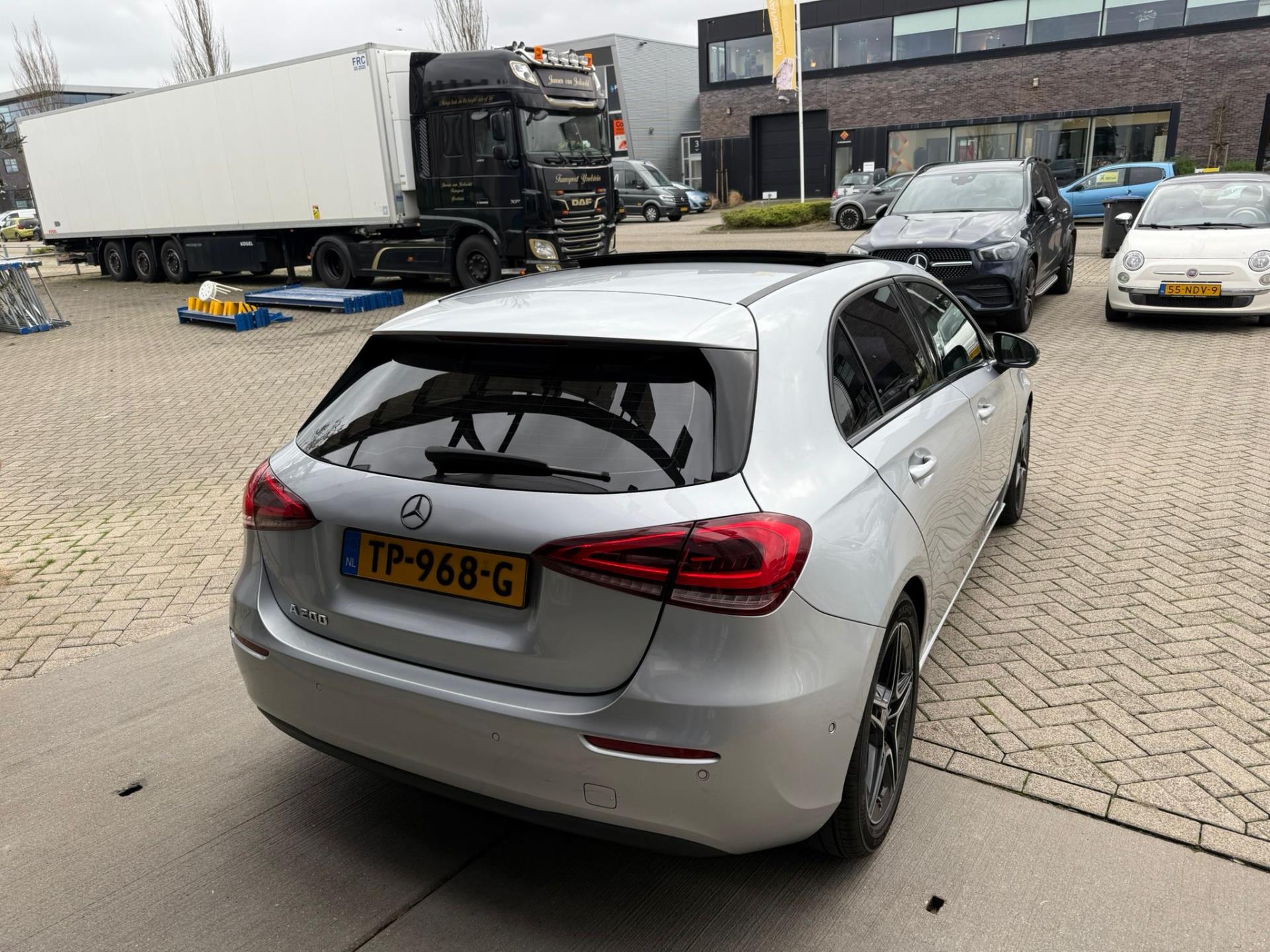 Foto van Mercedes-Benz A 200