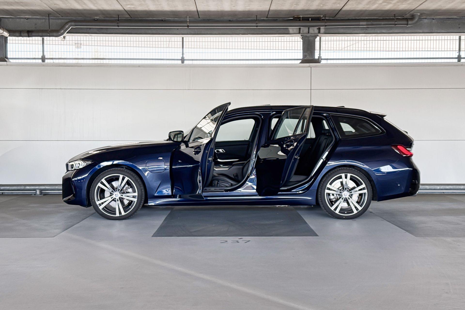 Foto van BMW 330e xDrive