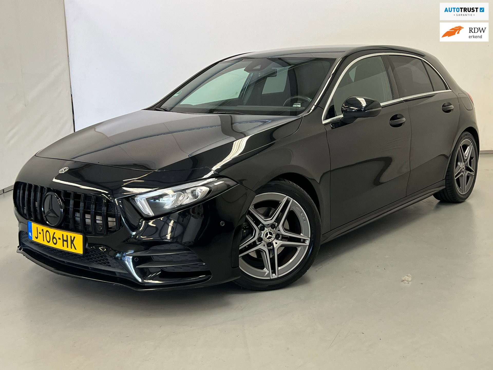 Mercedes-Benz A 200 200 / AMG / Widescreen / Stoelverwarming 2019 - voorkant