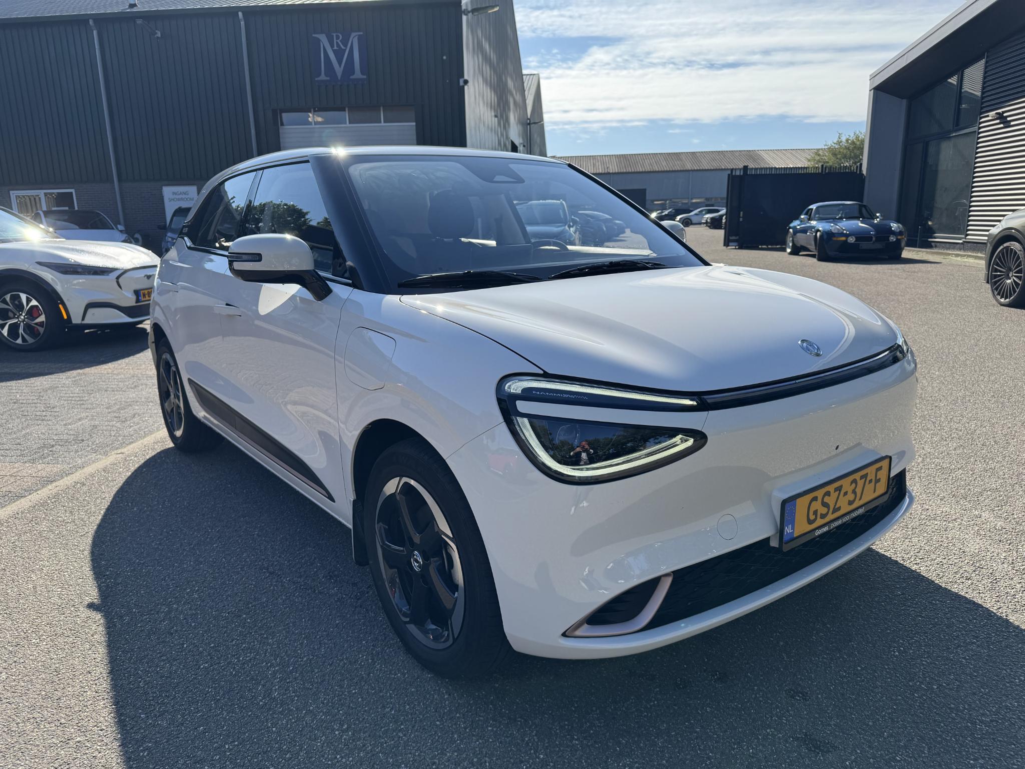 Foto van Dongfeng Box