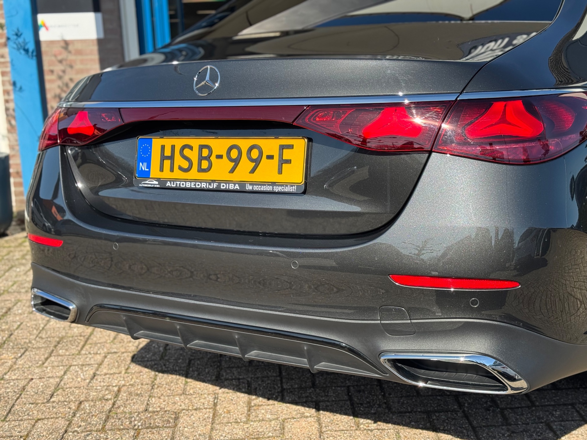 Foto van Mercedes-Benz E 200