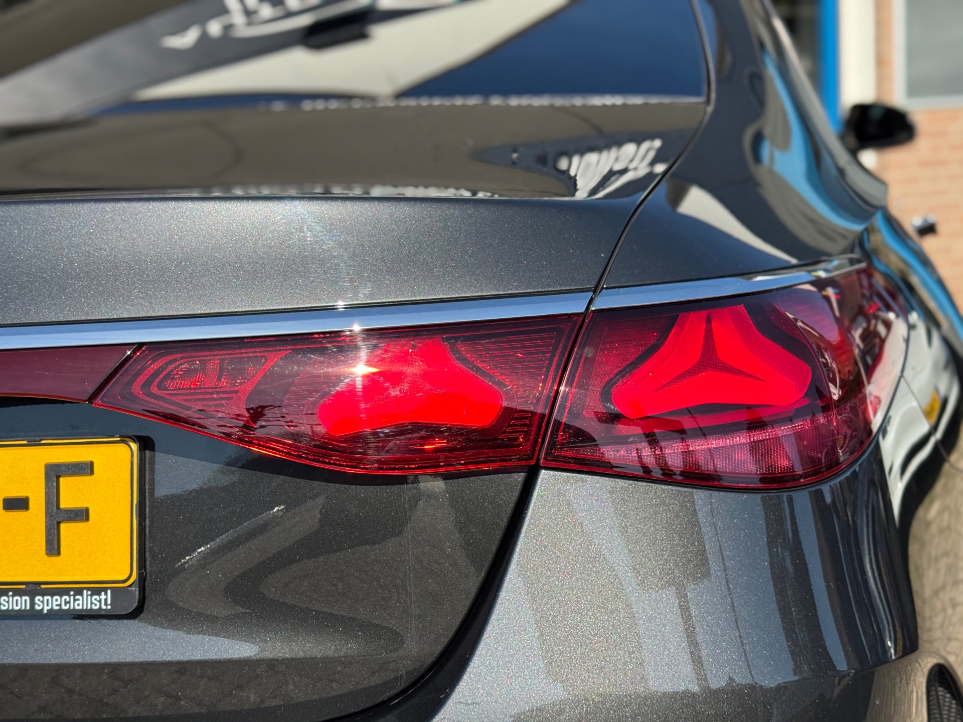 Foto van Mercedes-Benz E 200