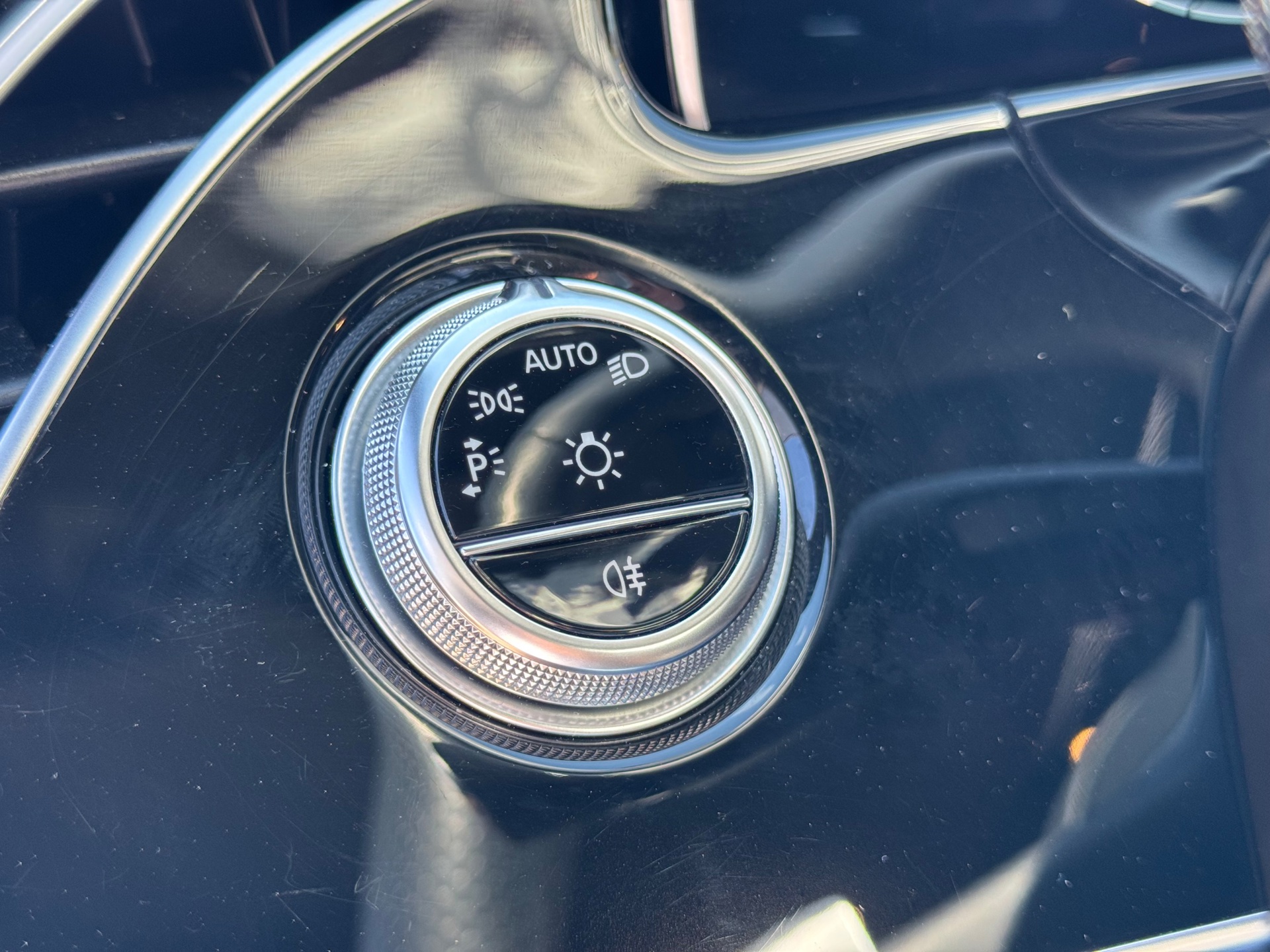Foto van Mercedes-Benz E 200
