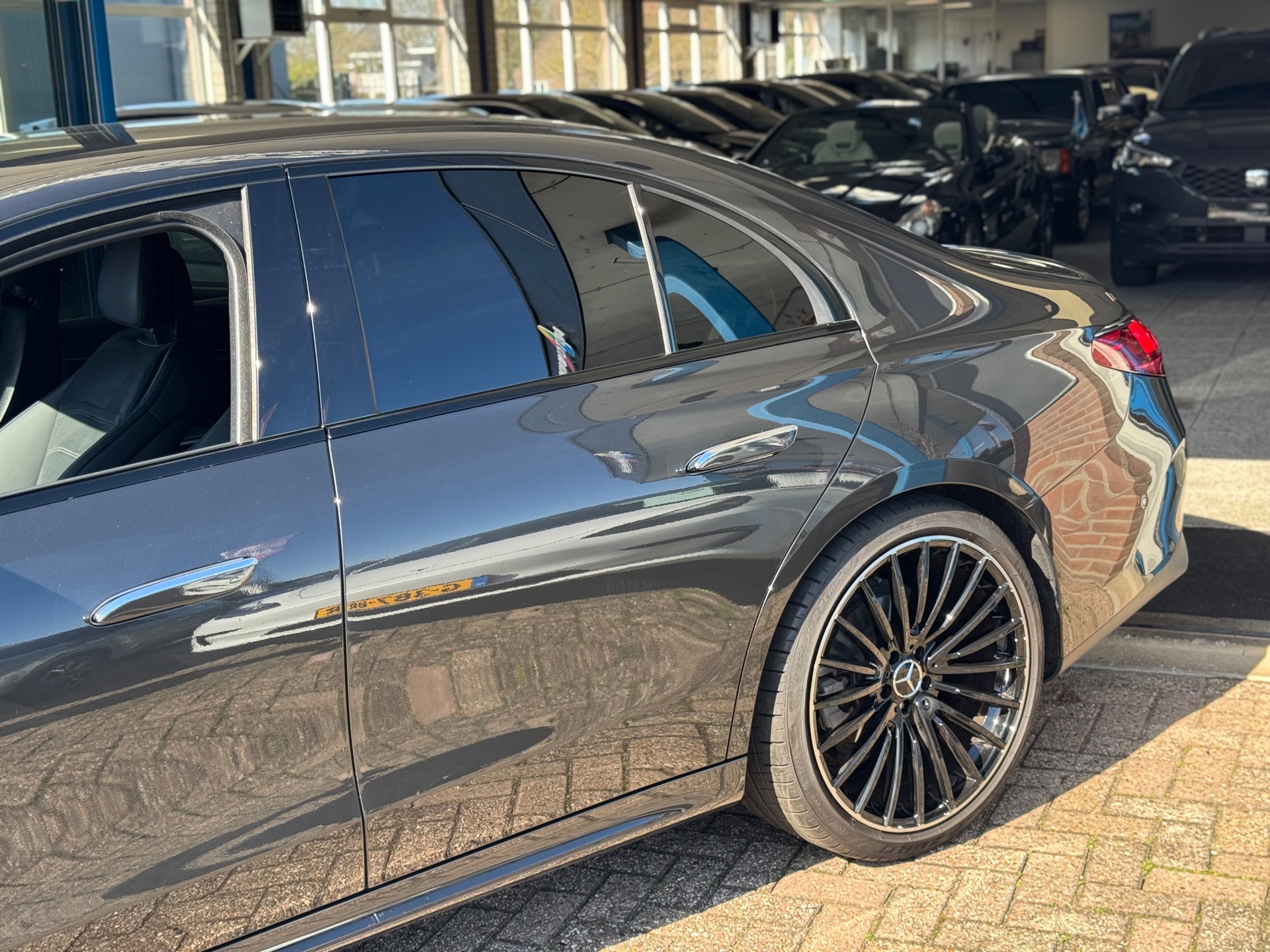 Foto van Mercedes-Benz E 200